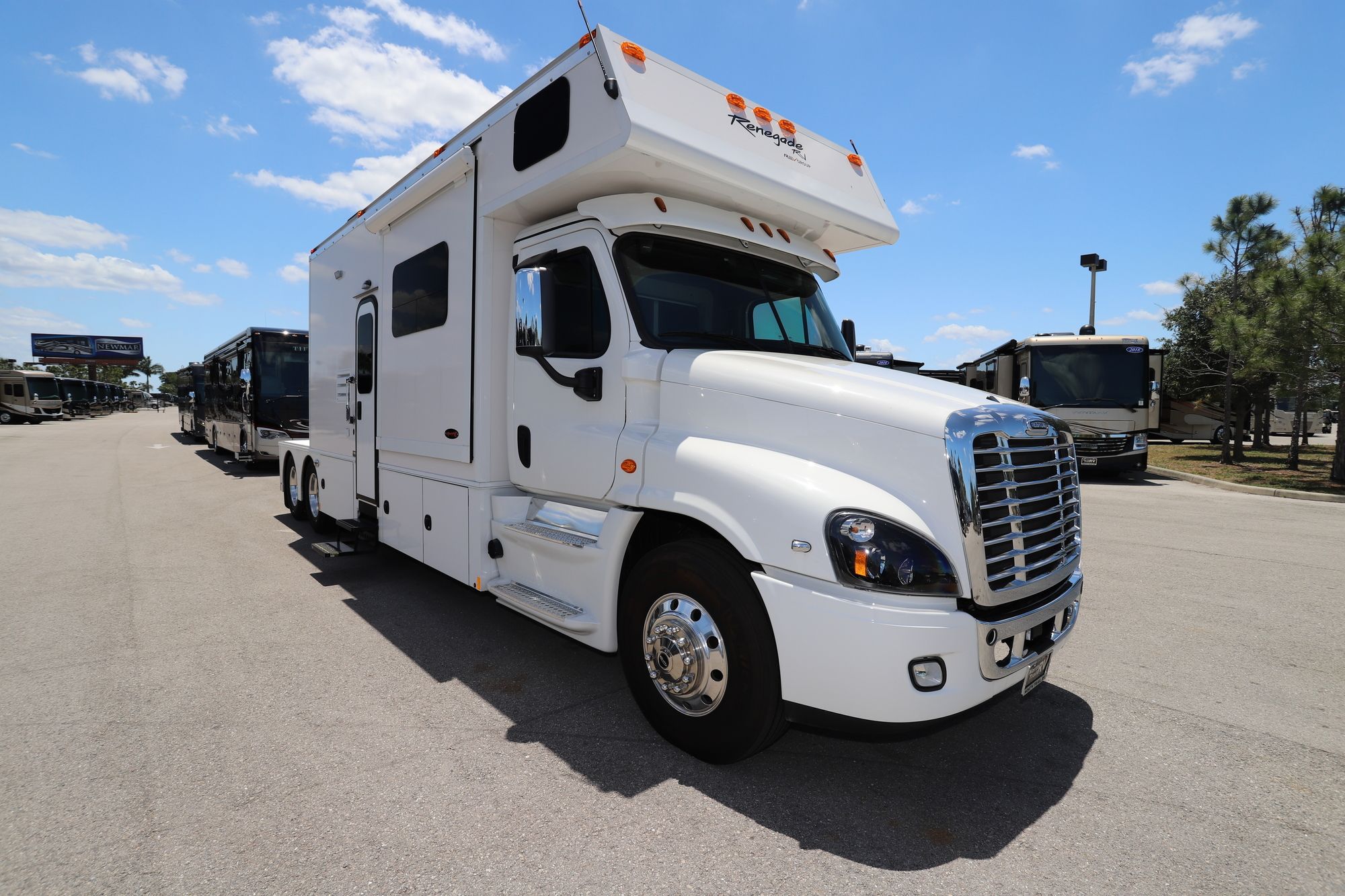 New 2019 Renegade Rv Sport Deck TOTER Super C  For Sale