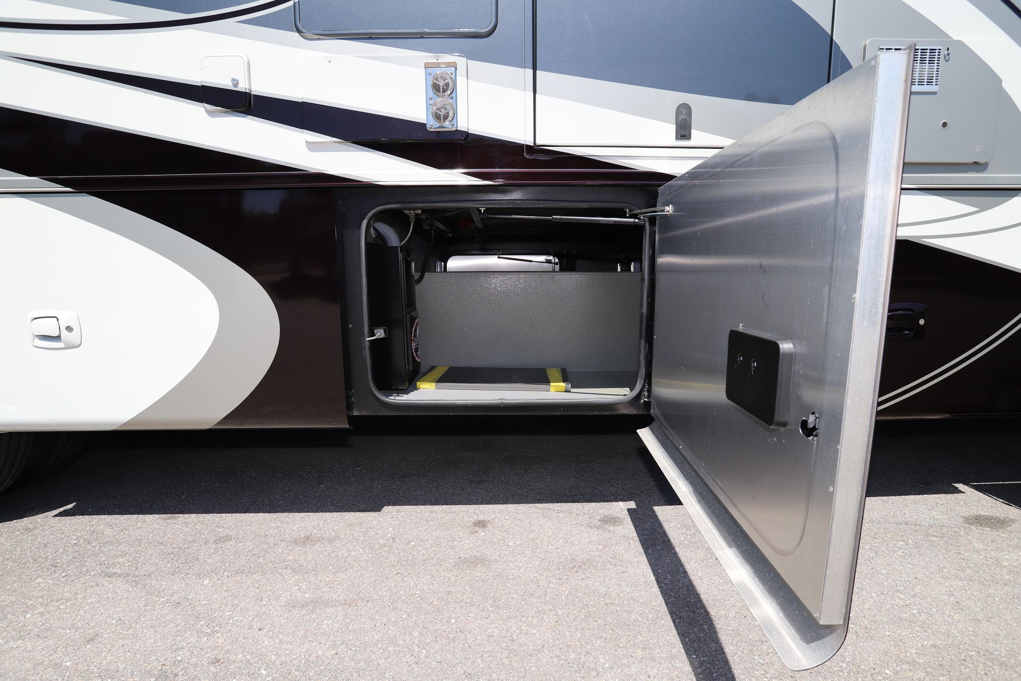 Used 2016 Tiffin Motor Homes Allegro 32SA Class A  For Sale