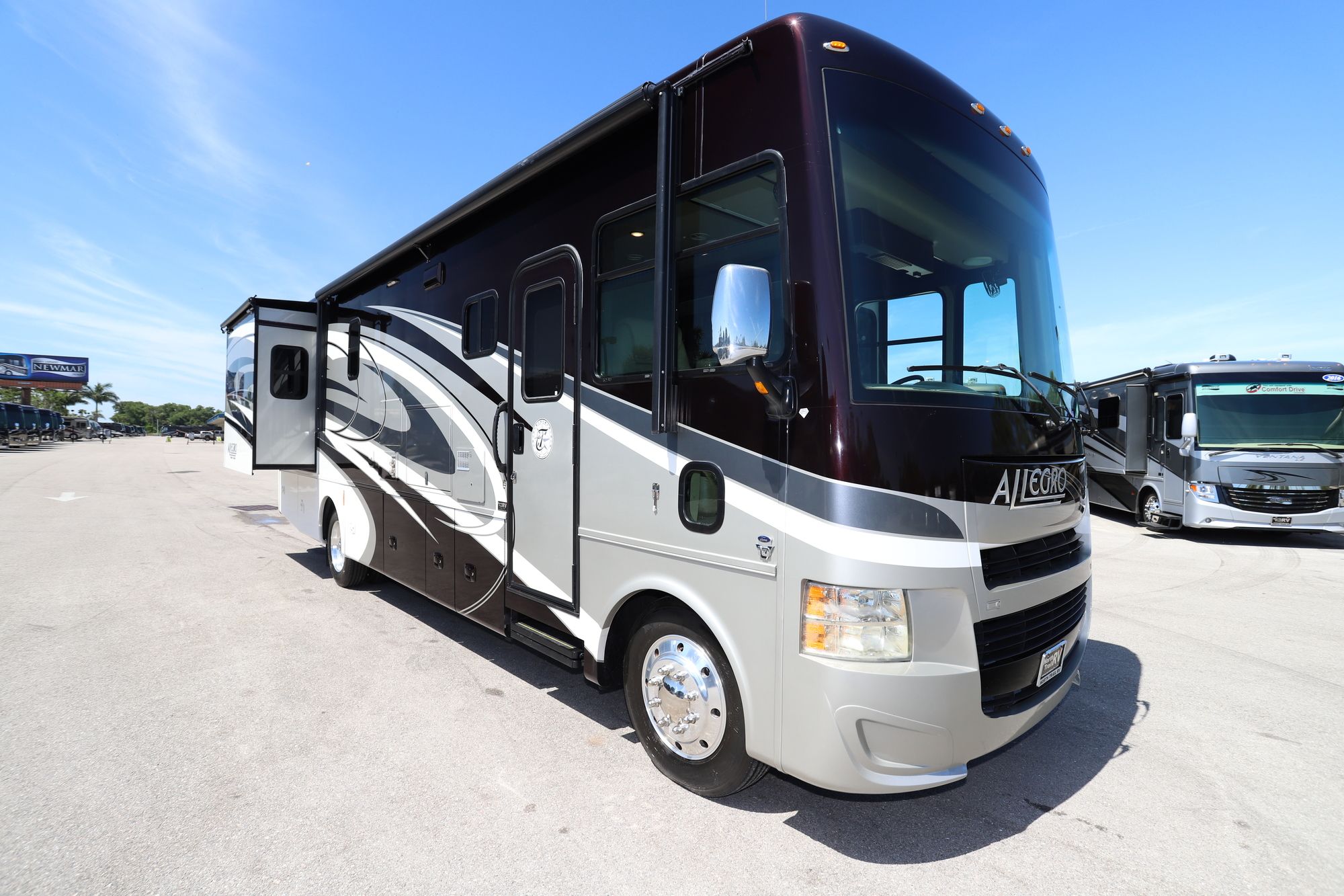 Used 2016 Tiffin Motor Homes Allegro 32SA Class A  For Sale