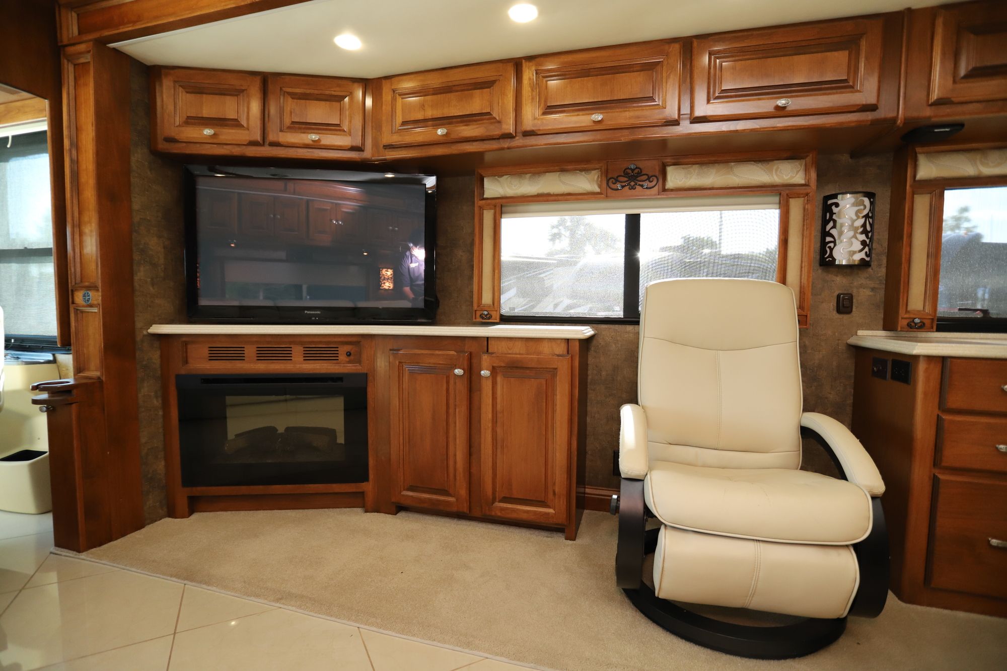 Used 2012 Tiffin Motor Homes Phaeton 42LH Class A  For Sale