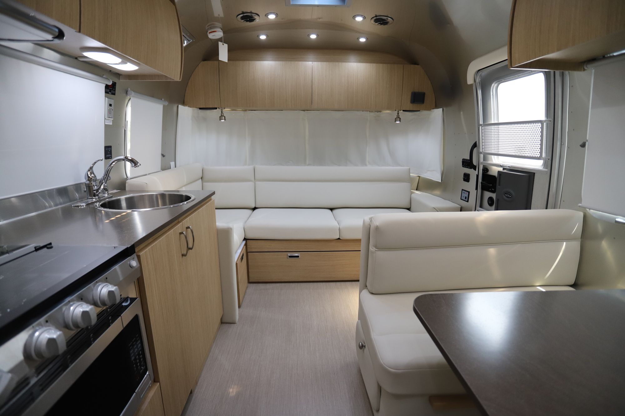 New 2020 Airstream Flying Cloud 28RB Travel Trailer  For Sale