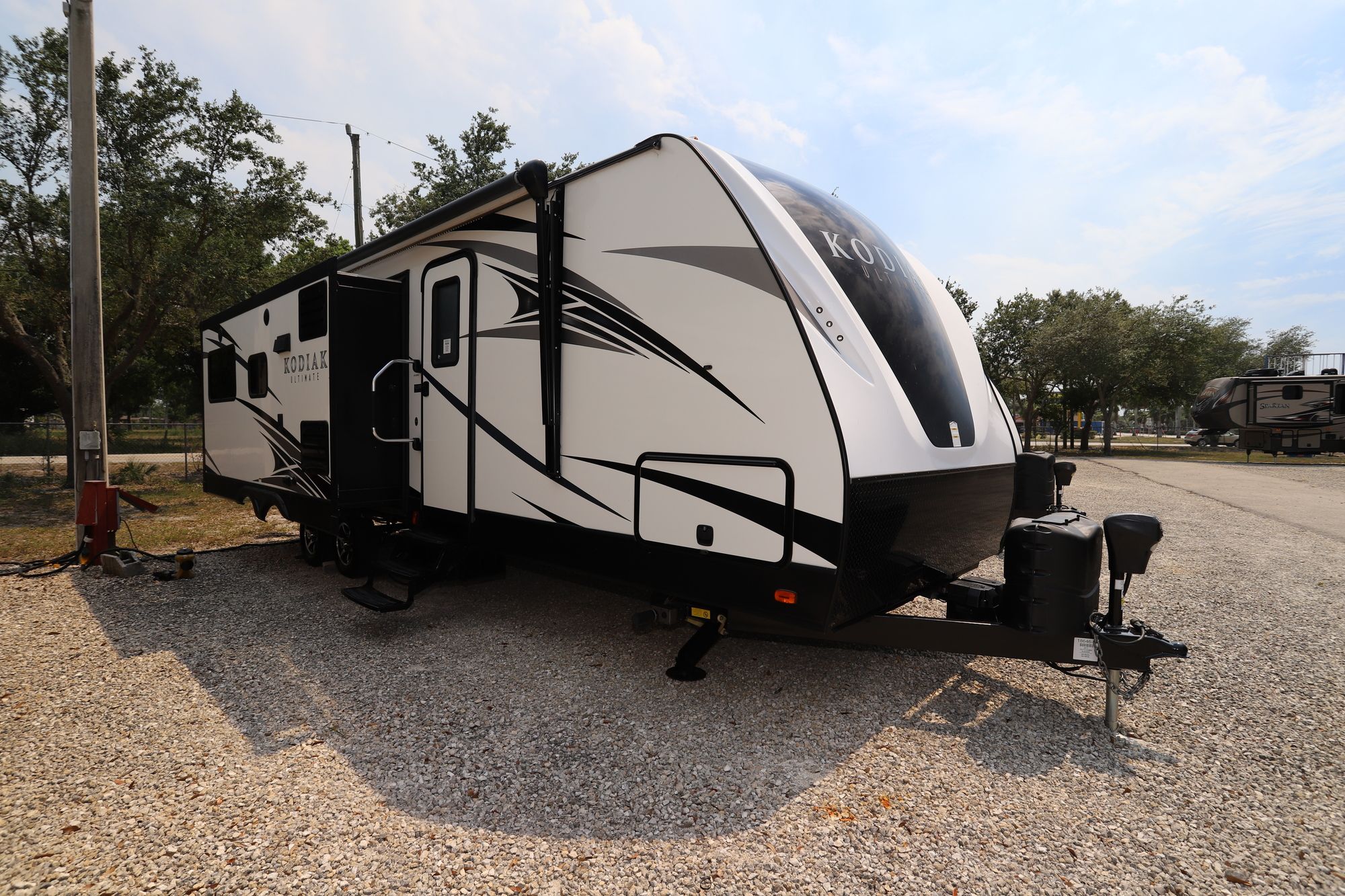 Used 2017 Dutchmen Kodiak 291RESL Travel Trailer  For Sale