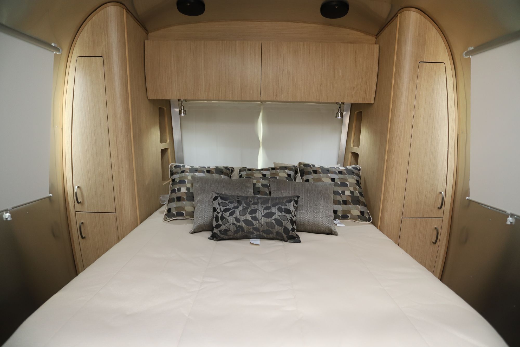 New 2020 Airstream Flying Cloud 28RB Travel Trailer  For Sale