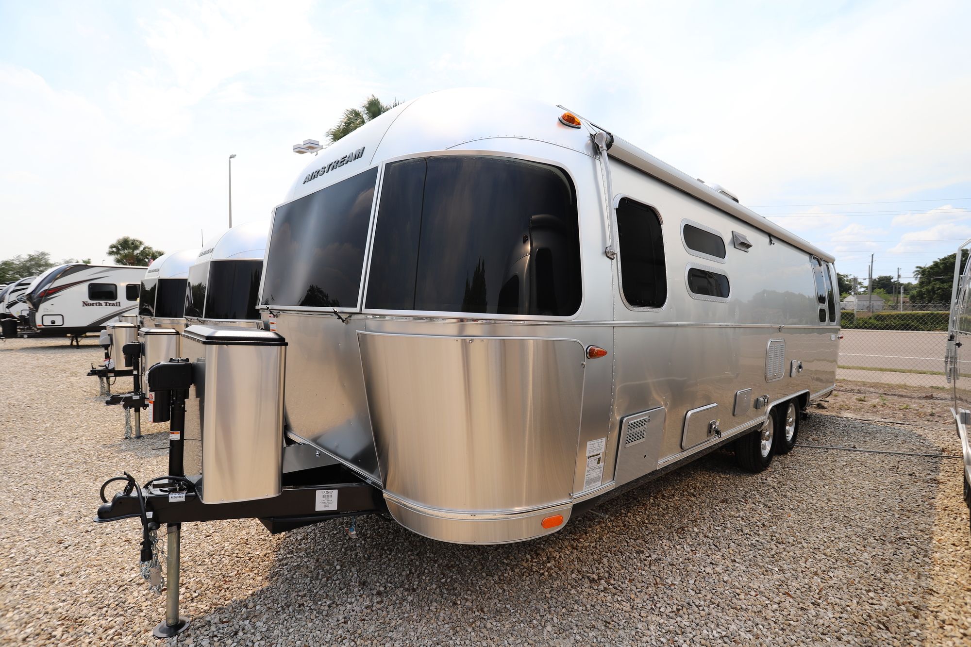 New 2020 Airstream Flying Cloud 28RB Travel Trailer  For Sale