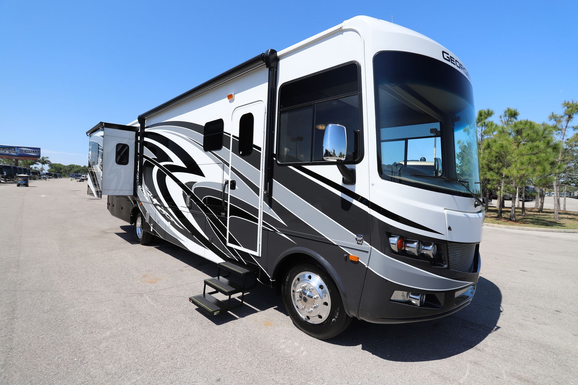 Used 2019 Forest River Georgetown  Xl 369DS Class A  For Sale