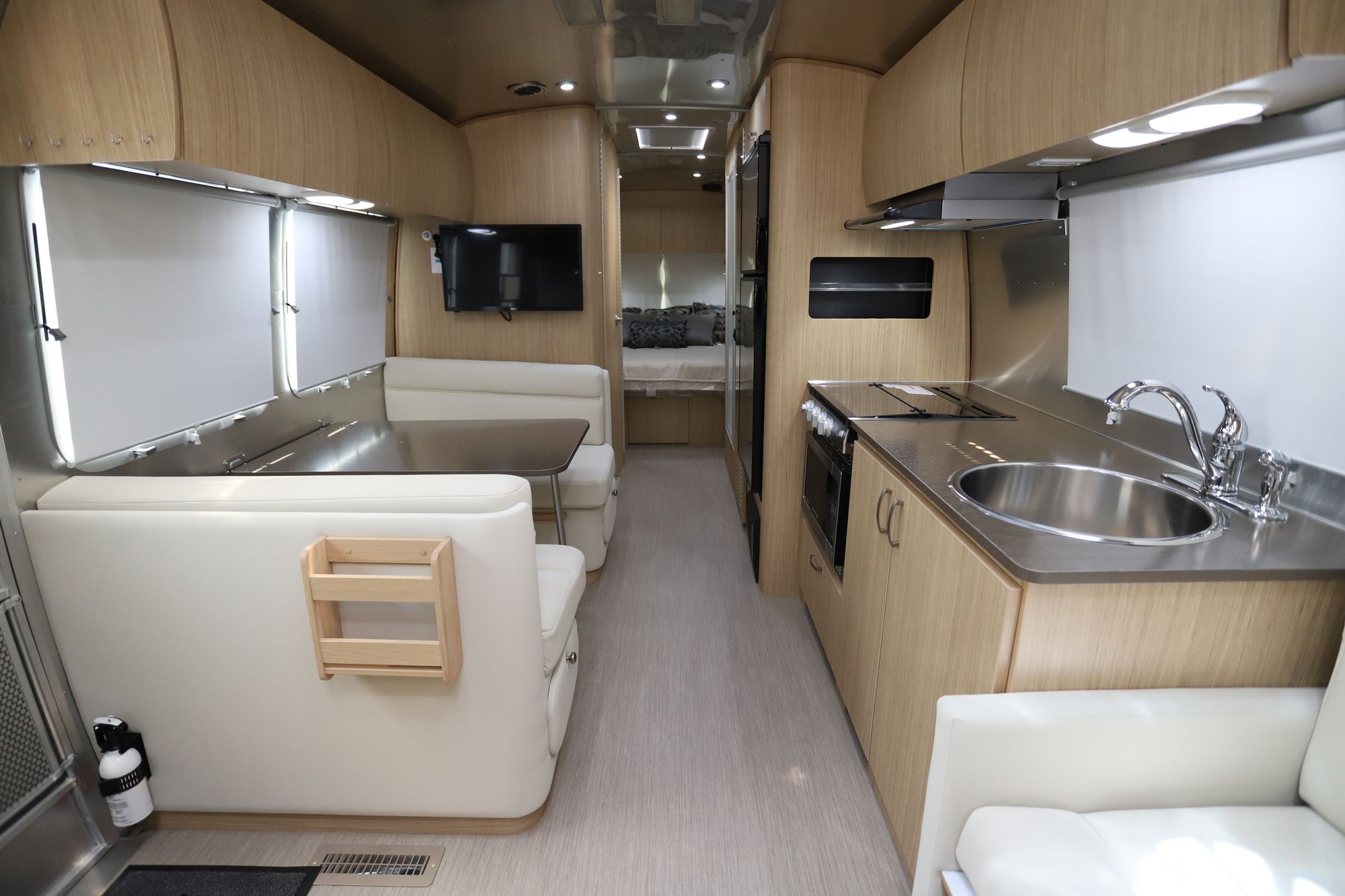 New 2020 Airstream Flying Cloud 28RB Travel Trailer  For Sale