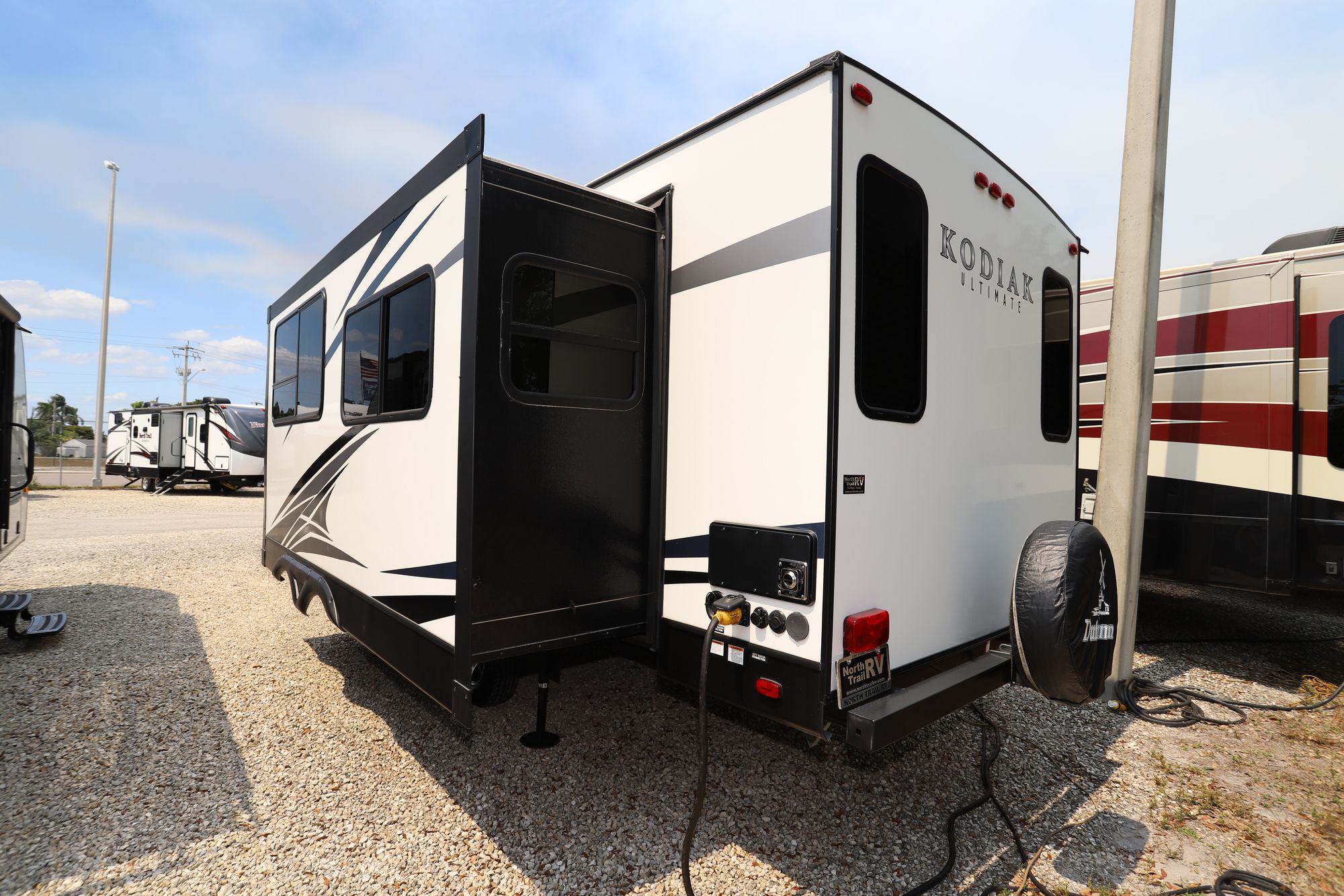 Used 2017 Dutchmen Kodiak 291RESL Travel Trailer  For Sale