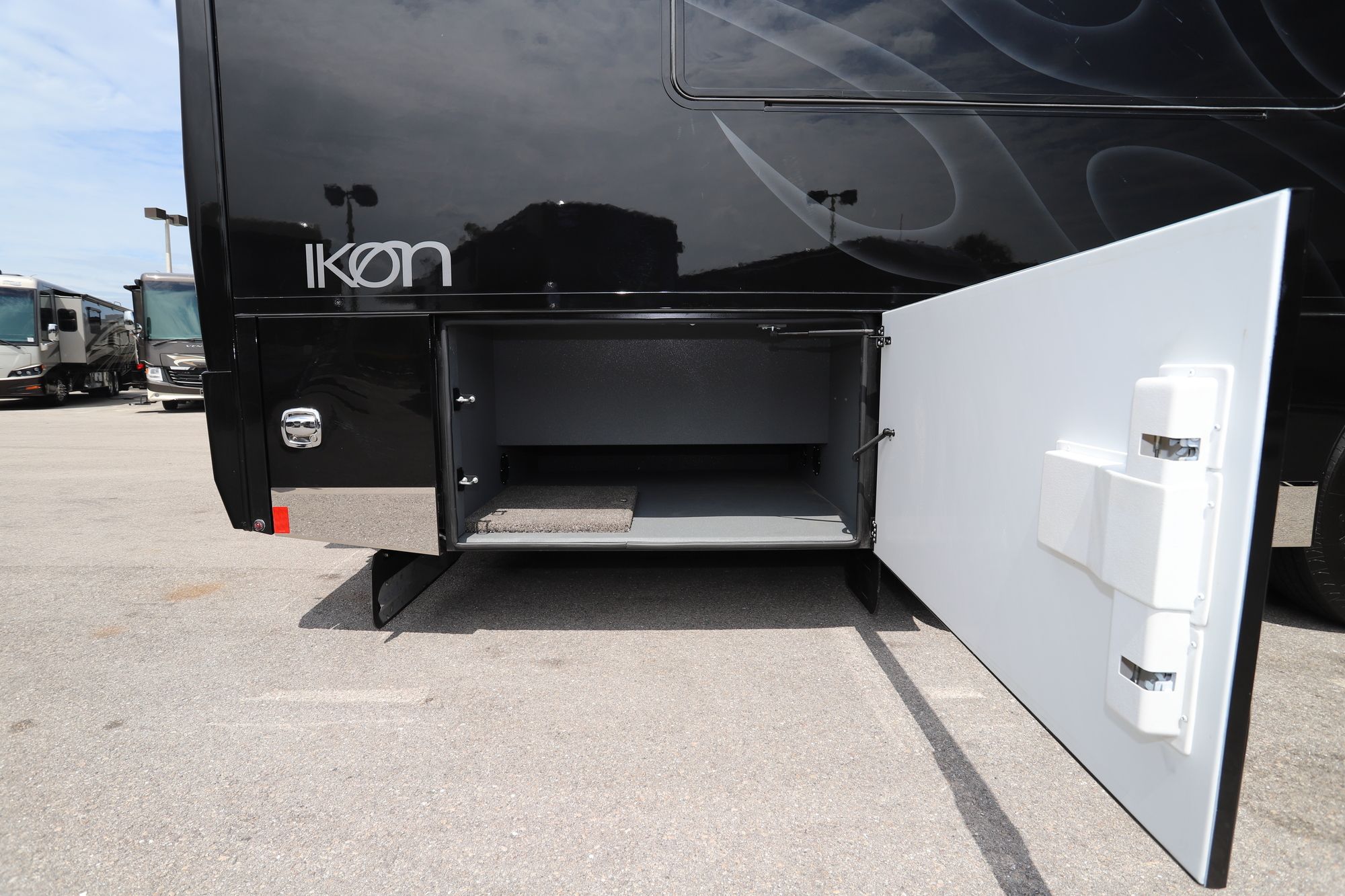 New 2020 Renegade Rv Ikon i4534RX Super C  For Sale