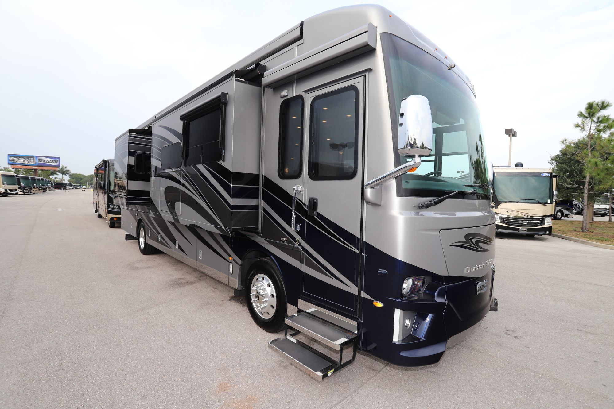 Used 2019 Newmar Dutch Star 3736 Class A  For Sale