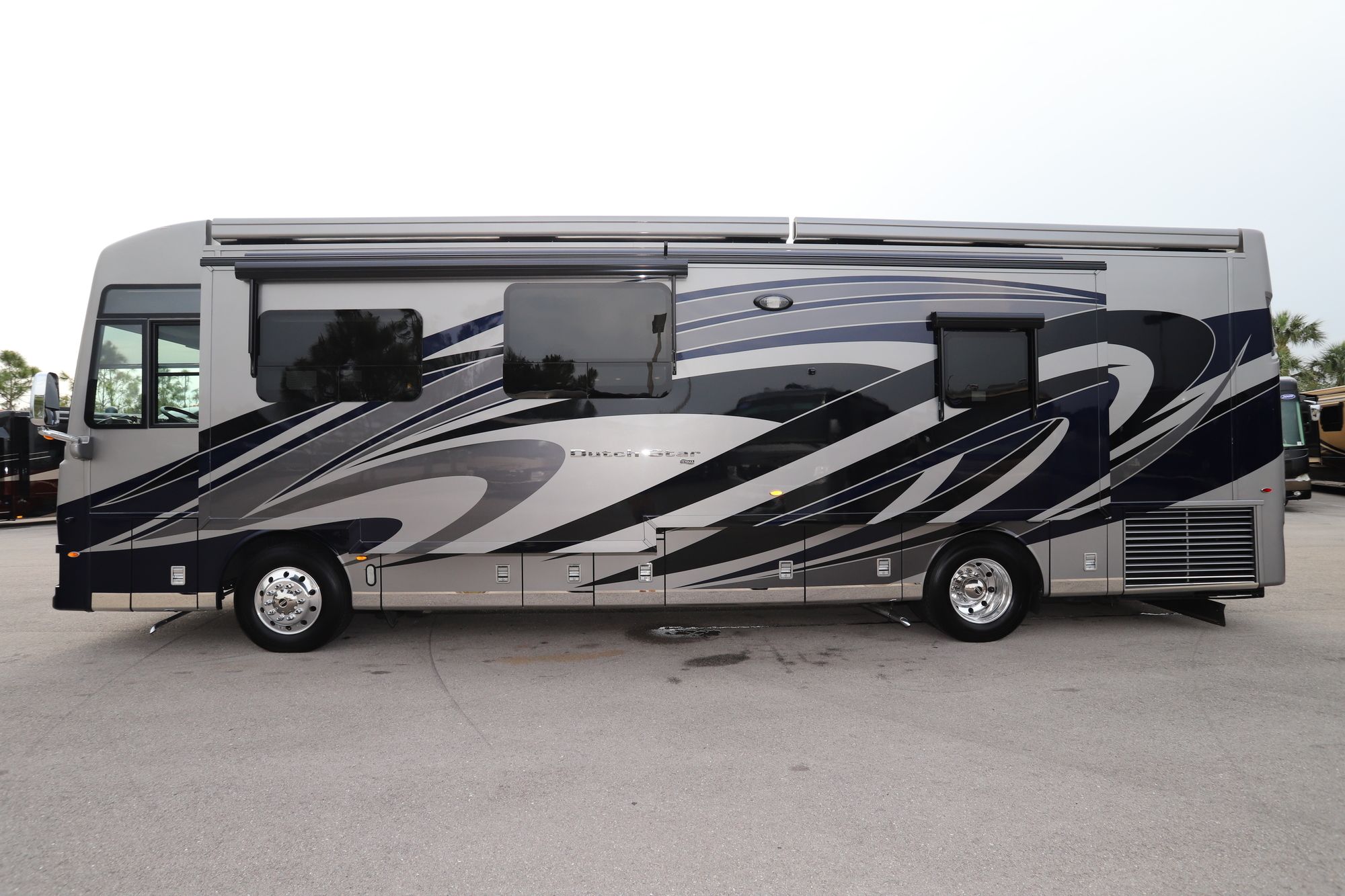 Used 2019 Newmar Dutch Star 3736 Class A  For Sale