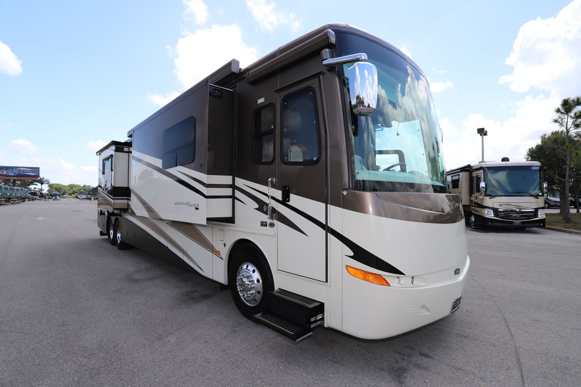 Used 2008 Newmar Mountain Aire 4528 Class A  For Sale