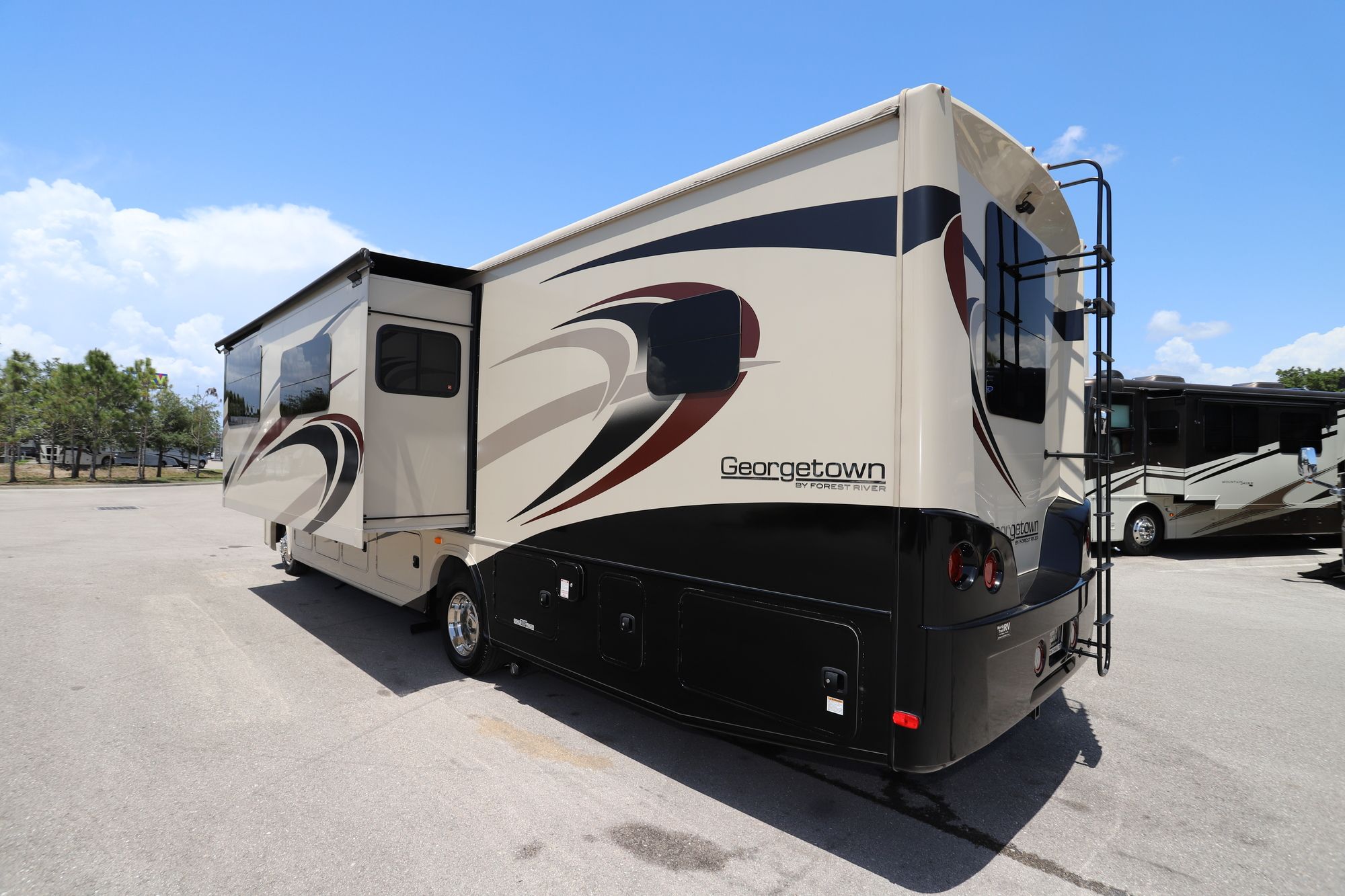 Used 2018 Forest River Georgetown 31LS Class A  For Sale