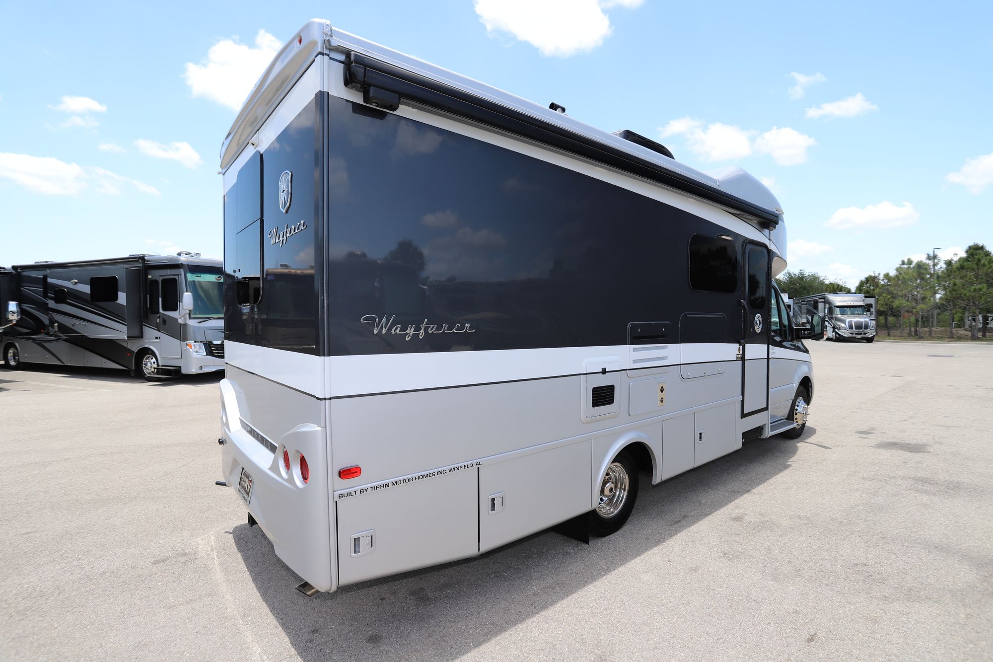 New 2020 Tiffin Motor Homes Wayfarer 25RW Class C  For Sale