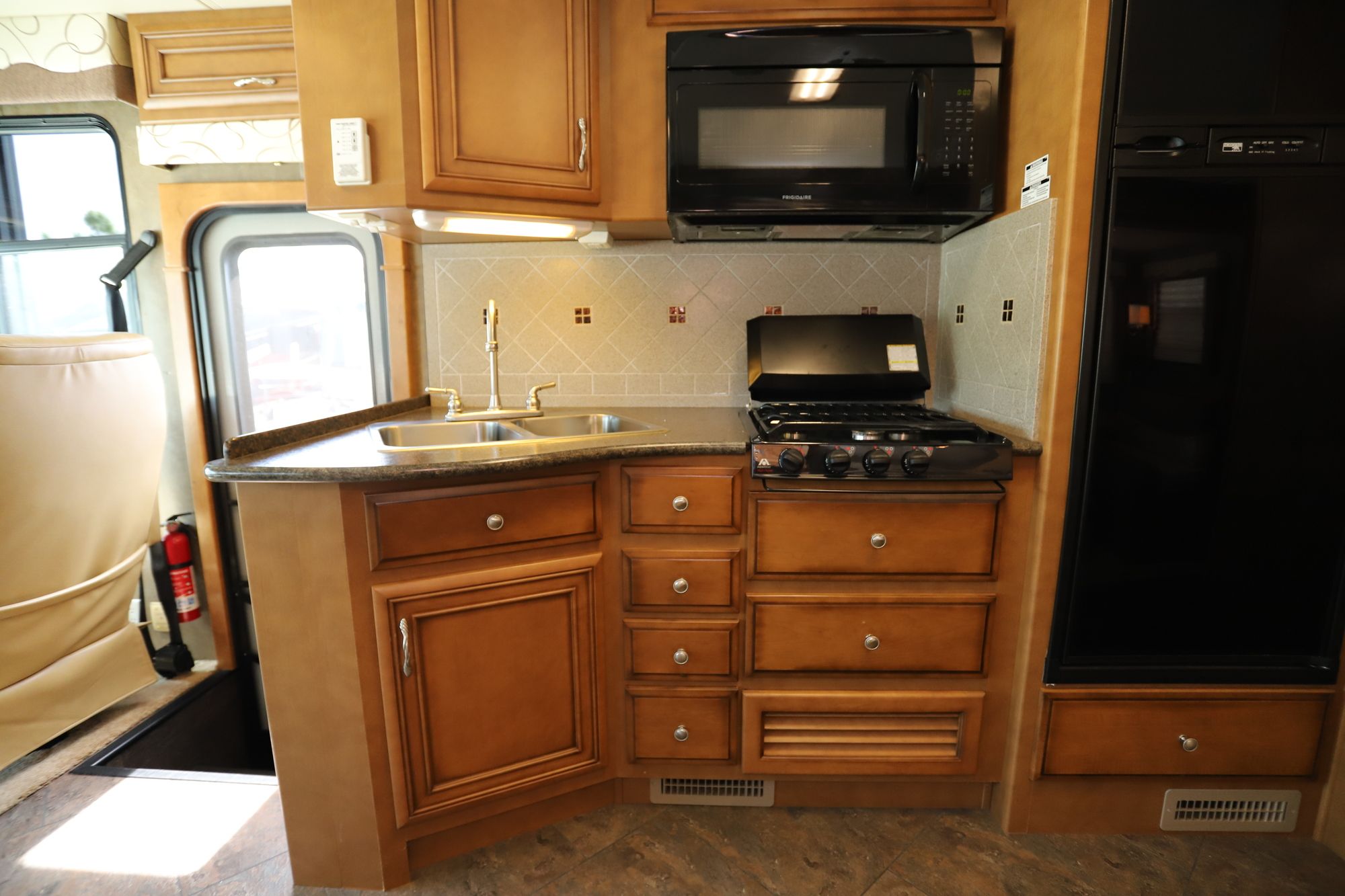 Used 2013 Newmar Bay Star 2901 Class A  For Sale