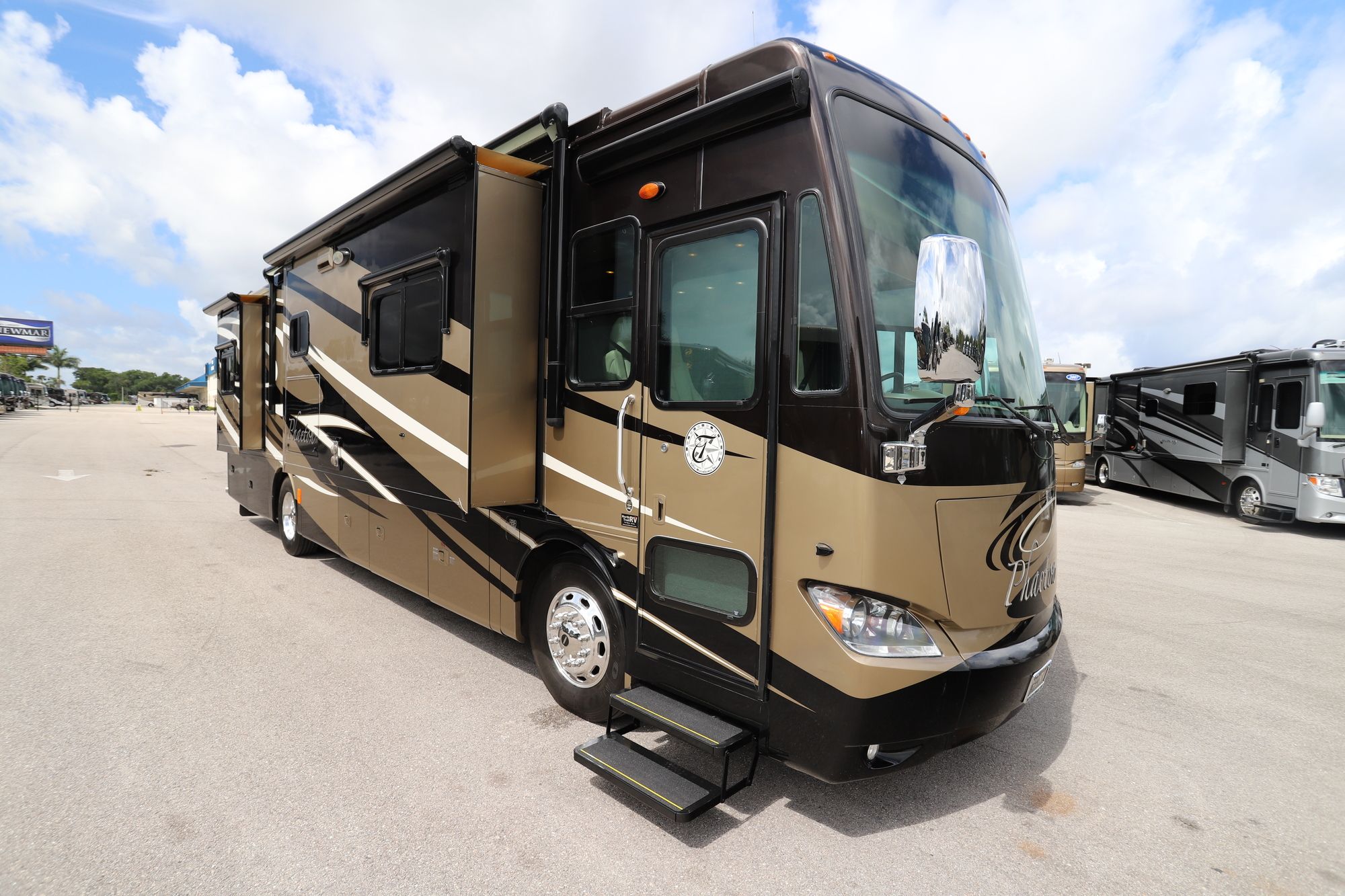 Used 2011 Tiffin Motor Homes Phaeton 36QSH Class A  For Sale