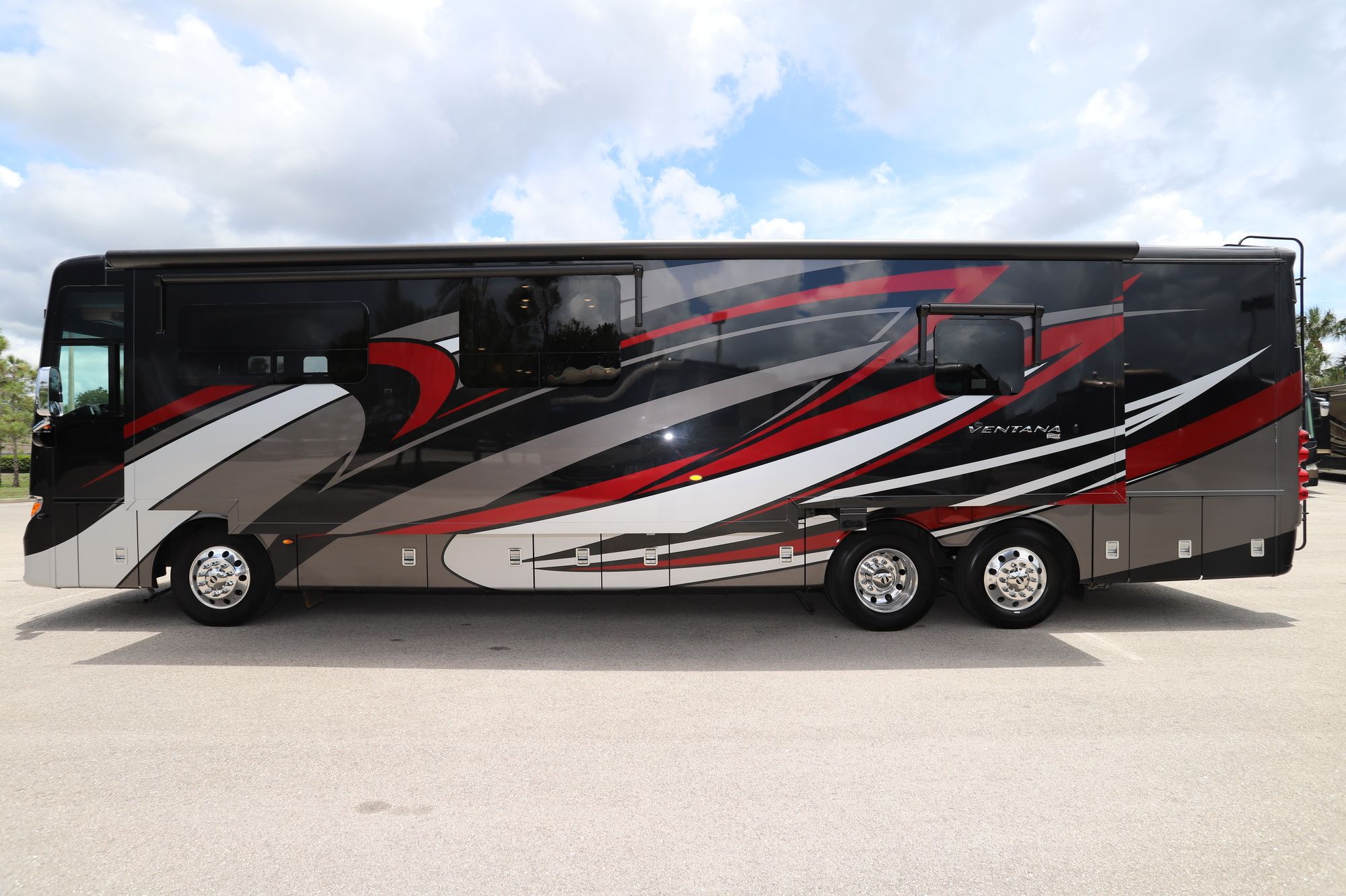 Used 2019 Newmar Ventana 4037 Class A  For Sale