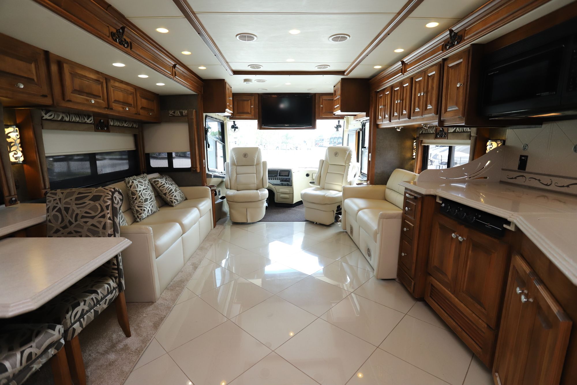 Used 2011 Tiffin Motor Homes Phaeton 36QSH Class A  For Sale