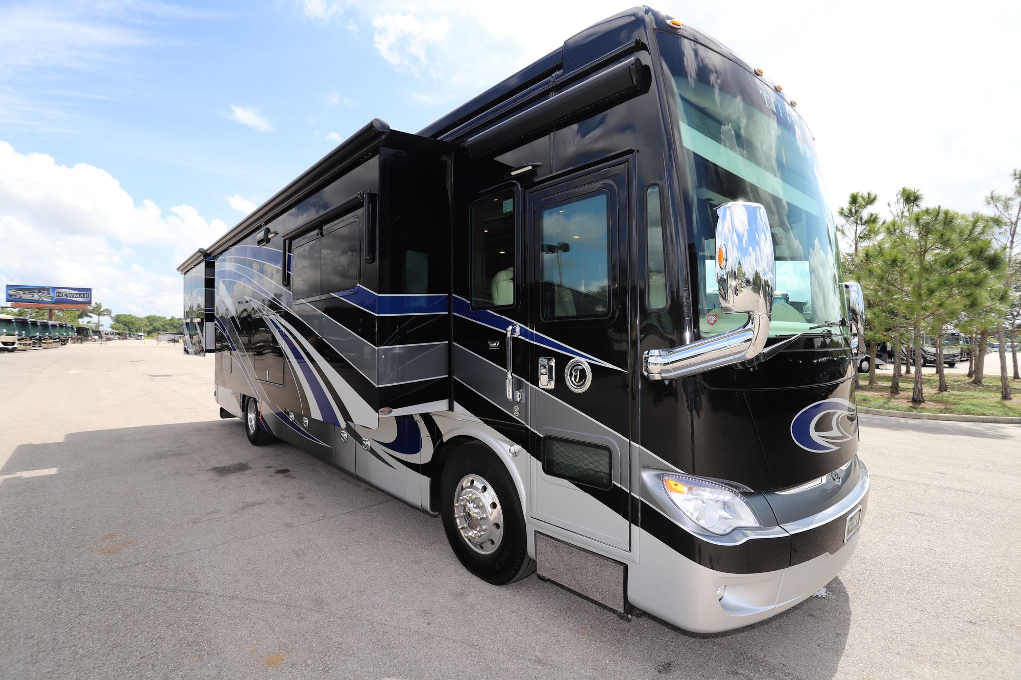 Used 2018 Tiffin Motor Homes Allegro Bus 37AP Class A  For Sale