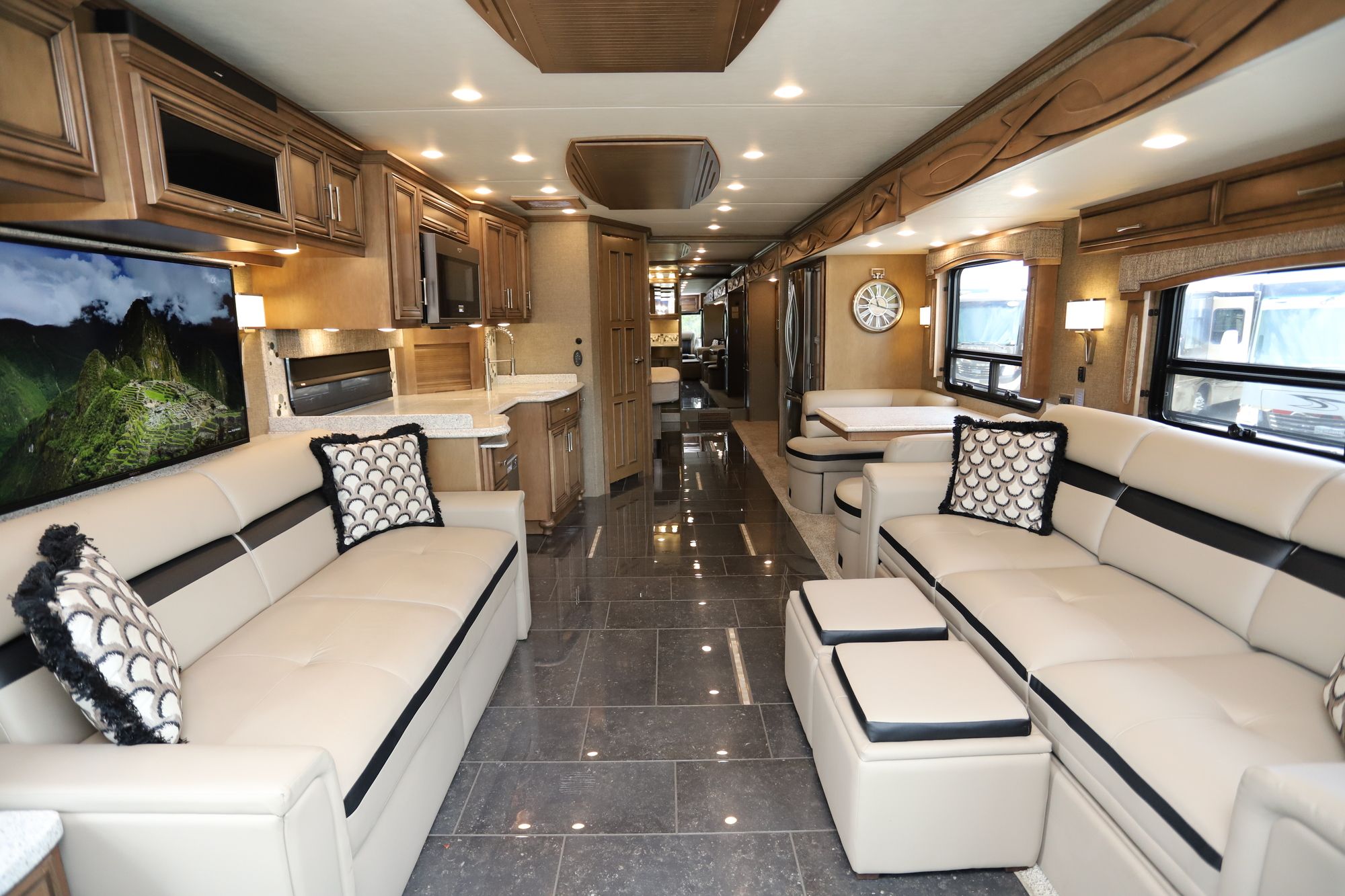 Used 2019 Newmar Ventana 4037 Class A  For Sale