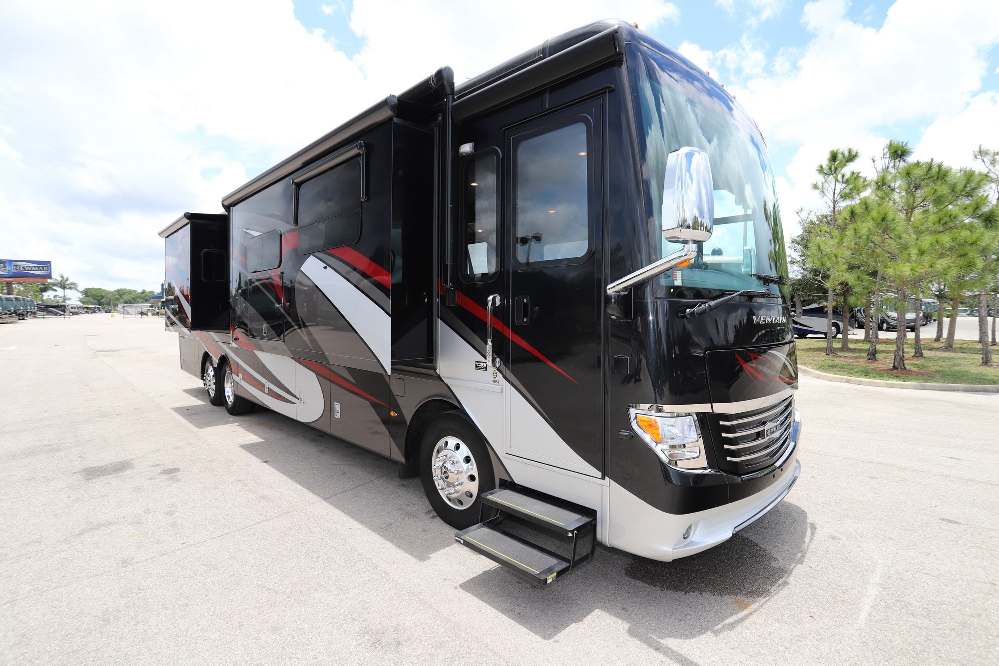 Used 2019 Newmar Ventana 4037 Class A  For Sale