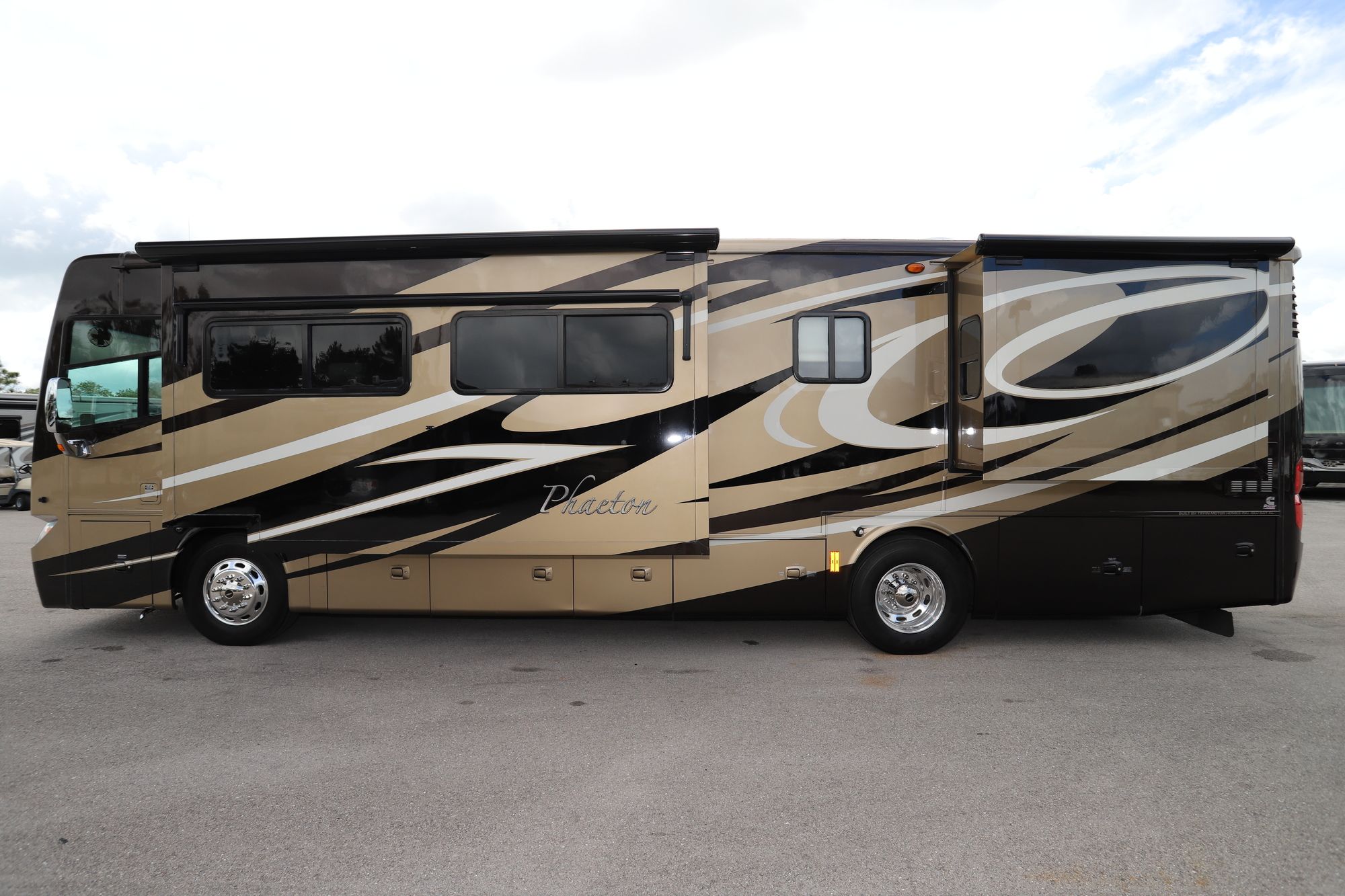 Used 2011 Tiffin Motor Homes Phaeton 36QSH Class A  For Sale