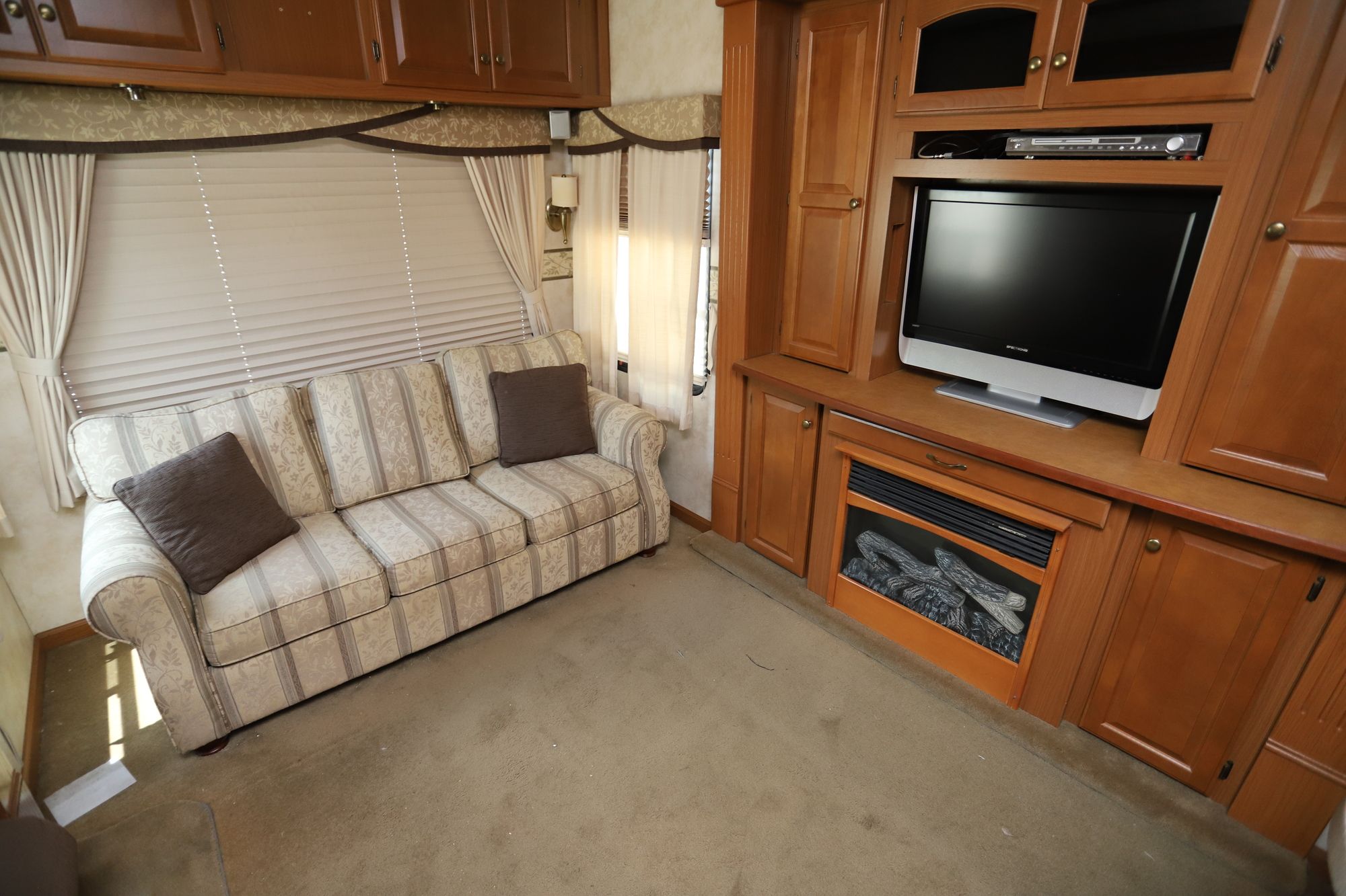 Used 2008 Glendale Titanium 32E37SA Fifth Wheel  For Sale