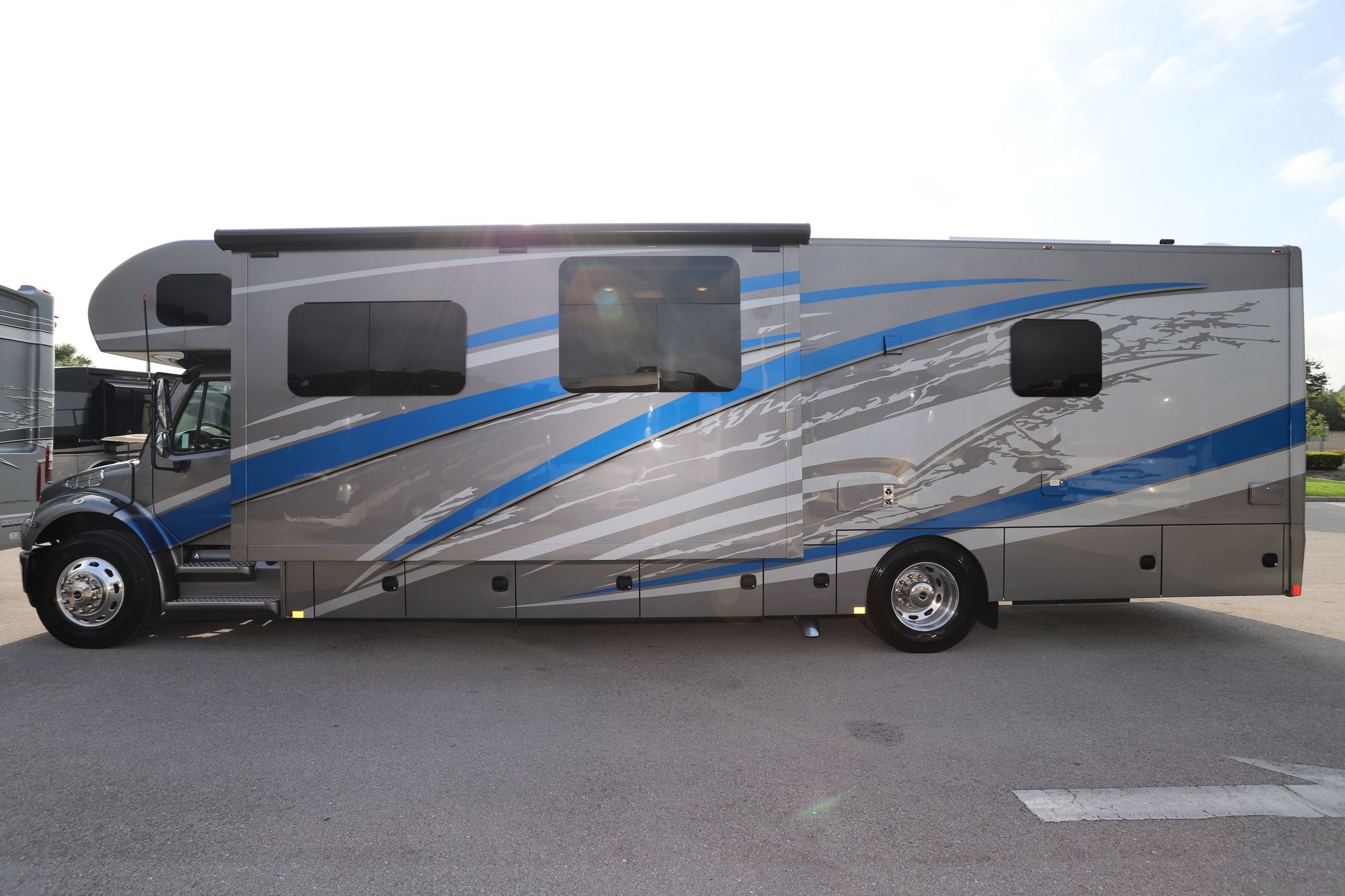 New 2021 Renegade Rv Valencia 38RB Super C  For Sale