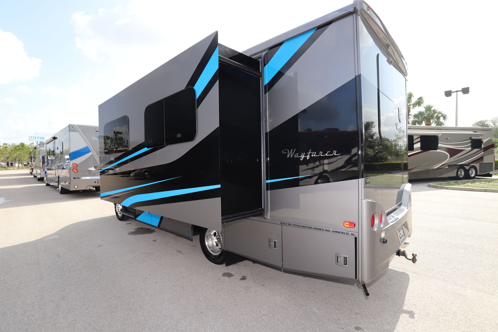 New 2020 Tiffin Motor Homes Wayfarer 25RW Class C  For Sale