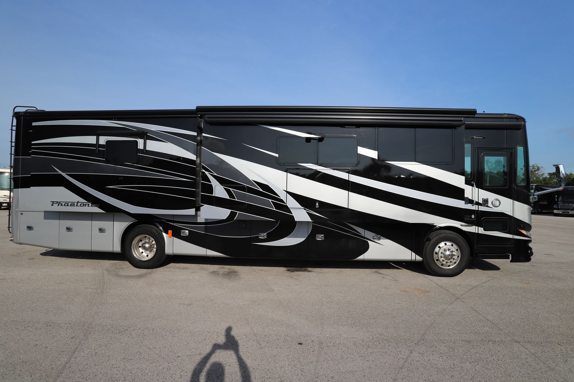 Used 2019 Tiffin Motor Homes Phaeton 40IH Class A  For Sale