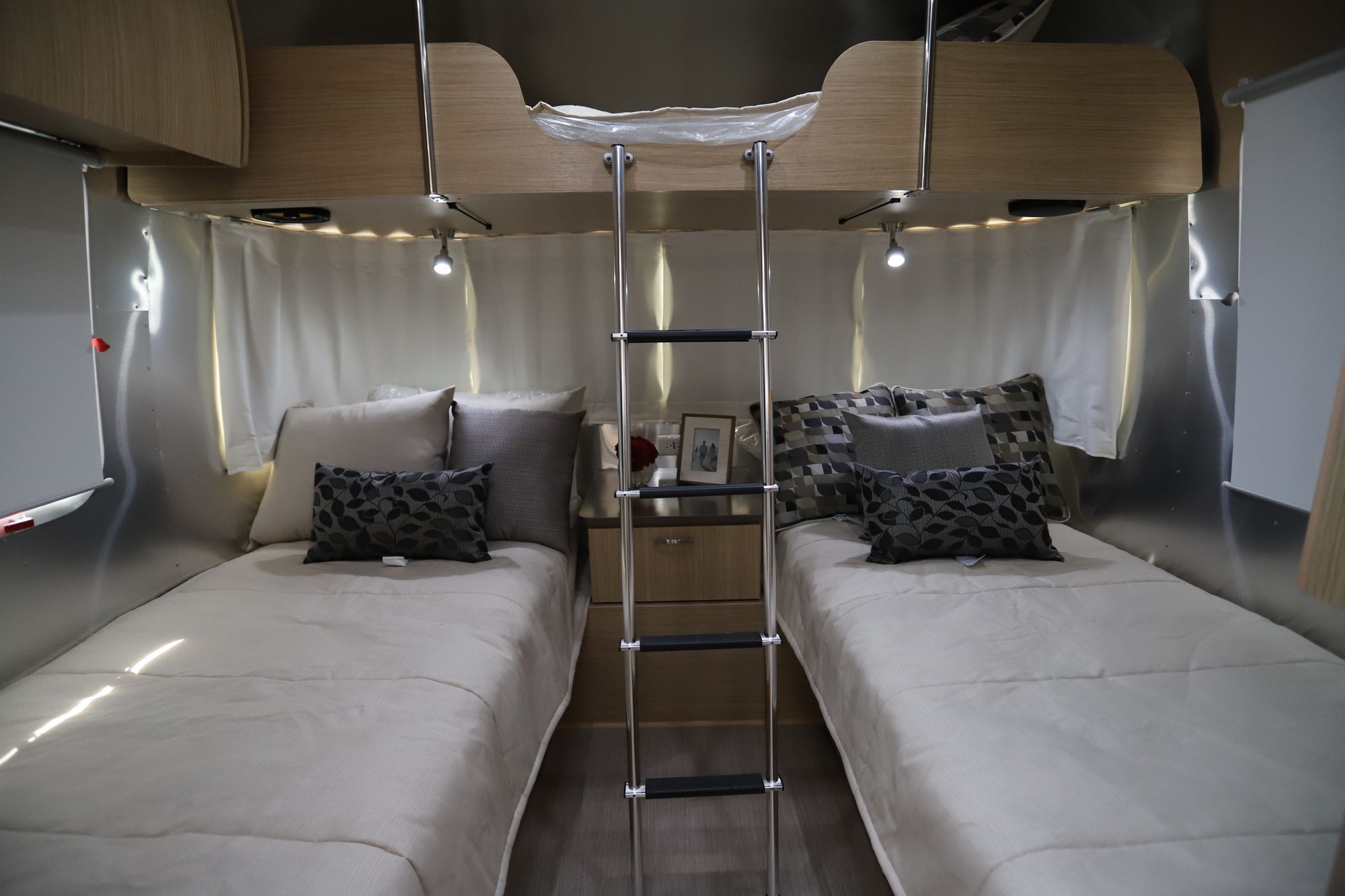 New 2020 Airstream Flying Cloud 25FB Travel Trailer  For Sale