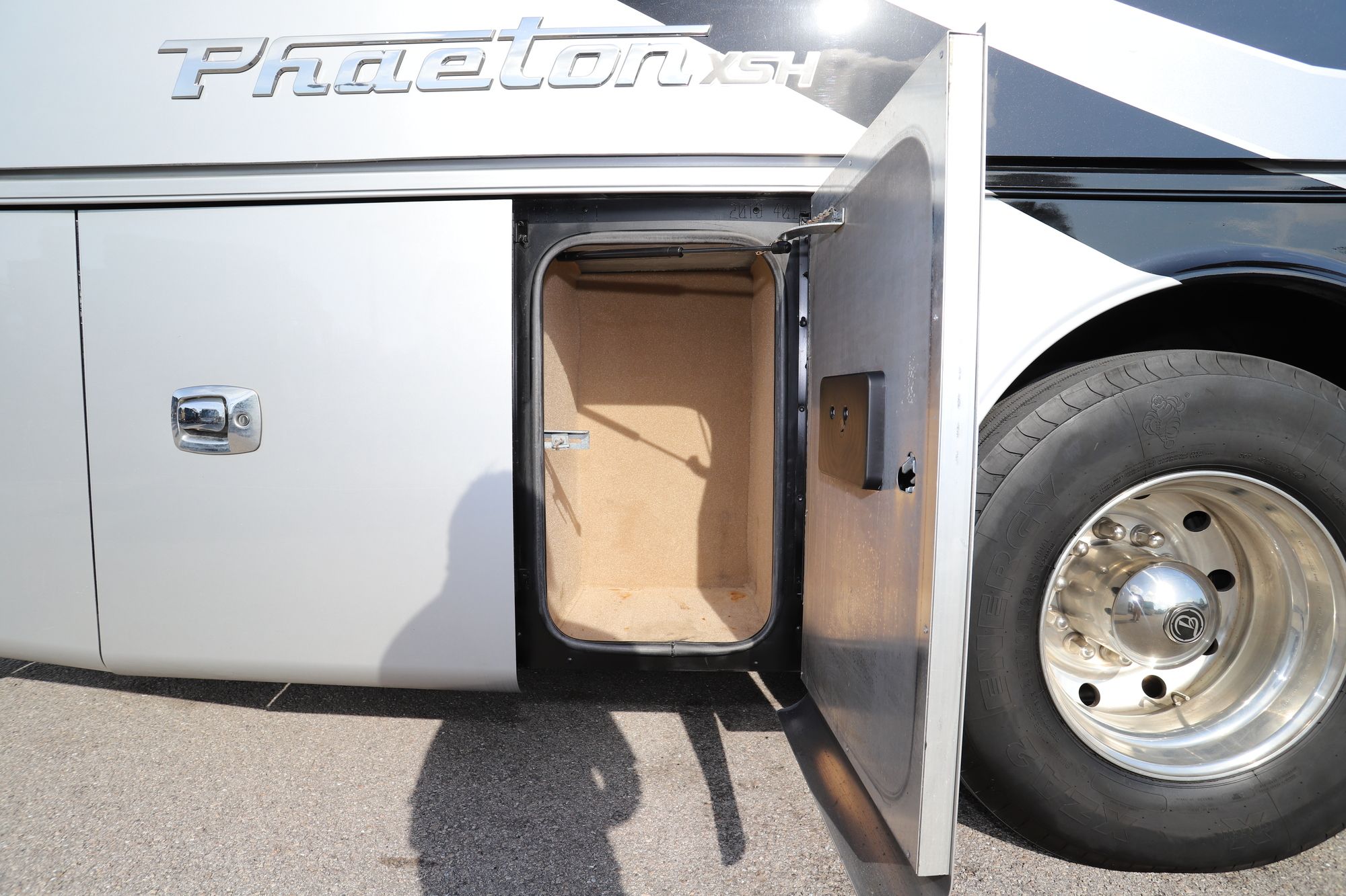 Used 2019 Tiffin Motor Homes Phaeton 40IH Class A  For Sale