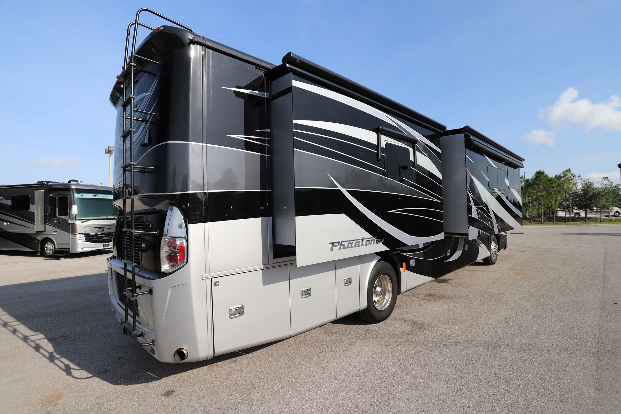 Used 2019 Tiffin Motor Homes Phaeton 40IH Class A  For Sale