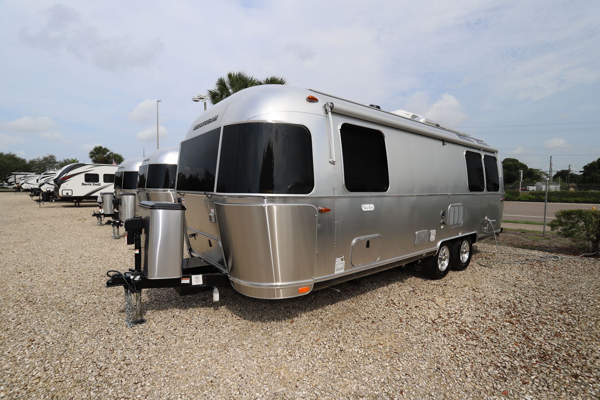 New 2020 Airstream Flying Cloud 25FB Travel Trailer  For Sale