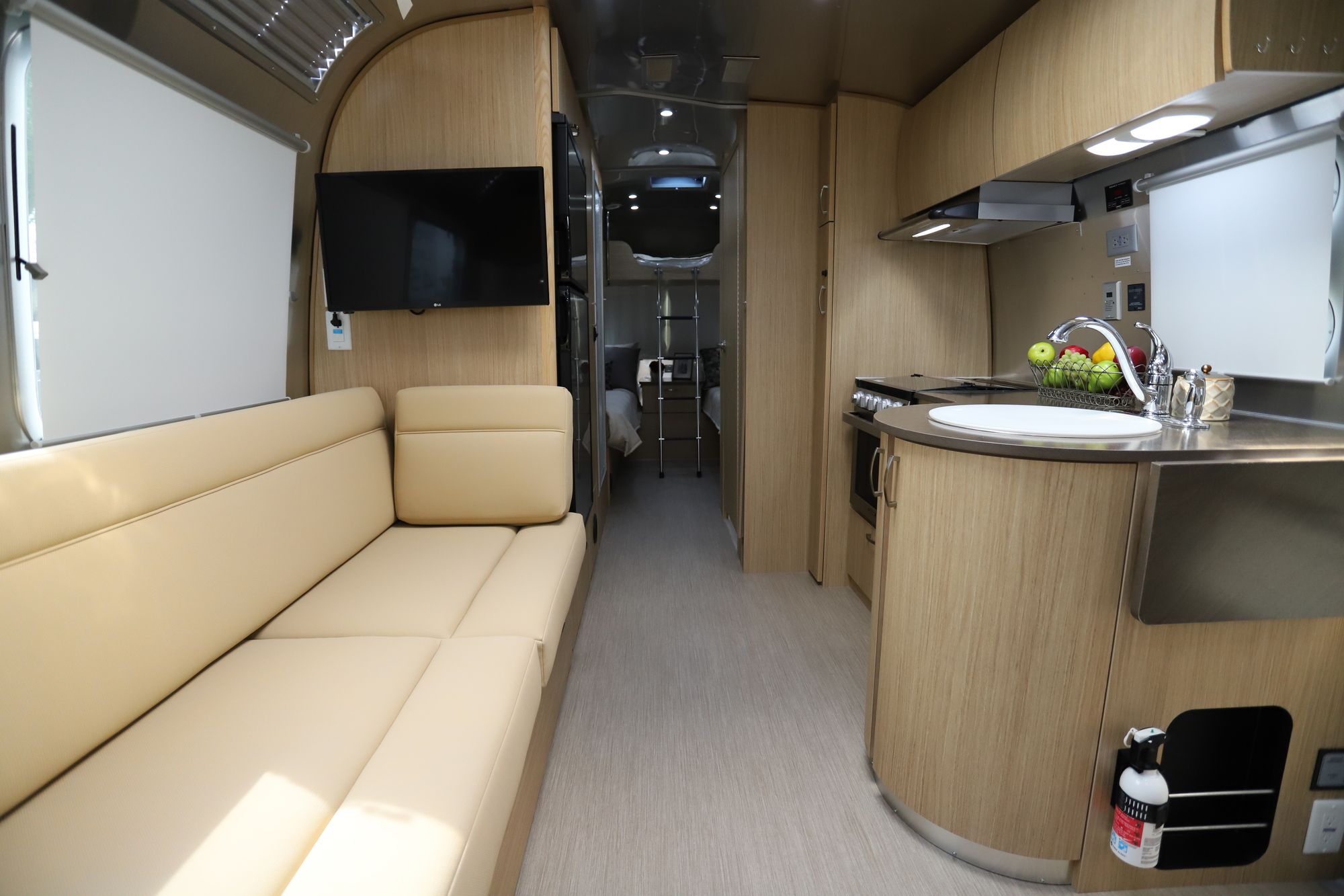 New 2020 Airstream Flying Cloud 25FB Travel Trailer  For Sale