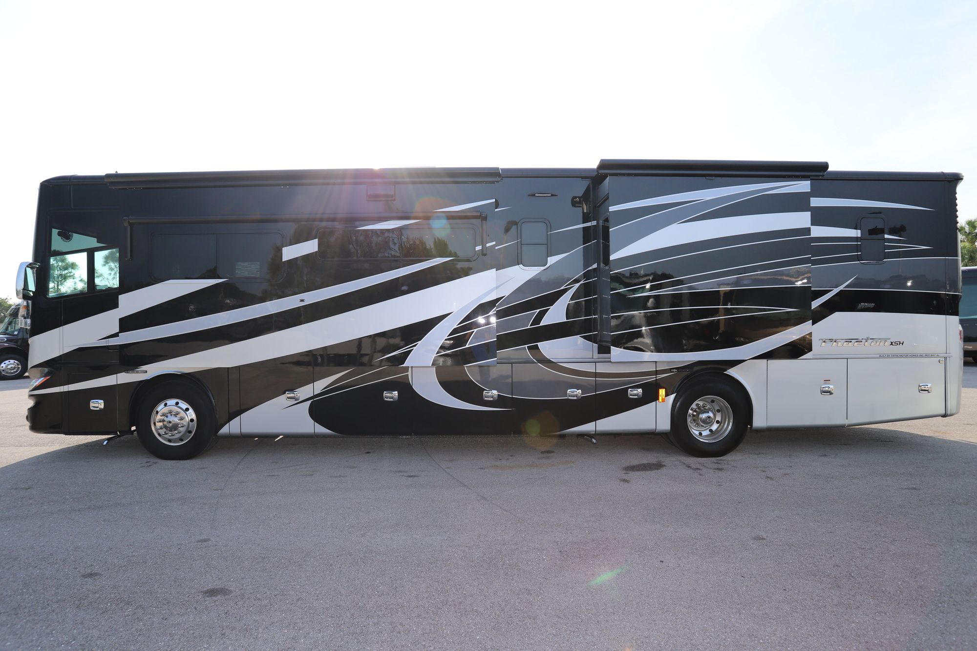 Used 2019 Tiffin Motor Homes Phaeton 40IH Class A  For Sale