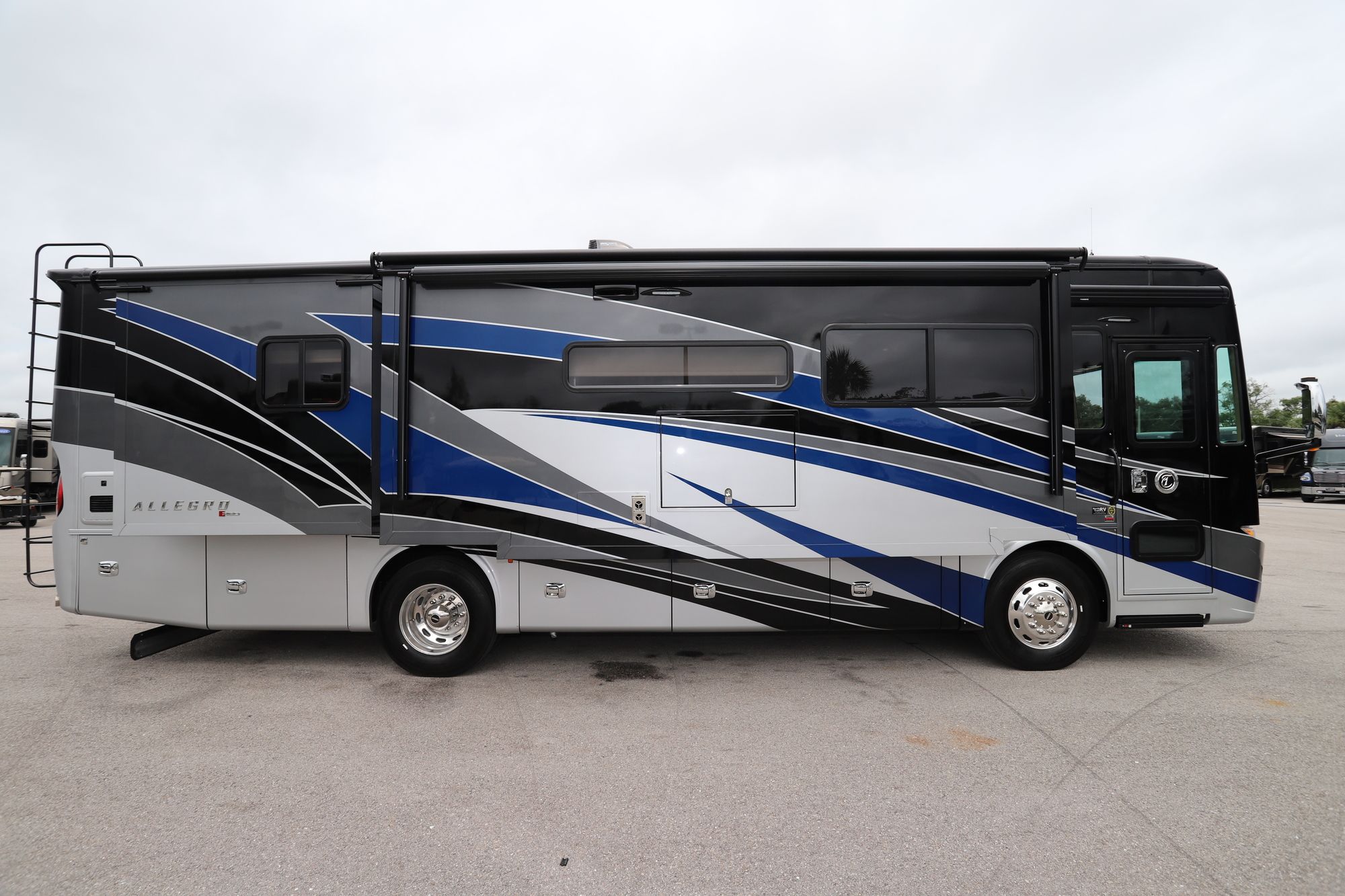 Used 2020 Tiffin Motor Homes Allegro Red 33AA Class A  For Sale