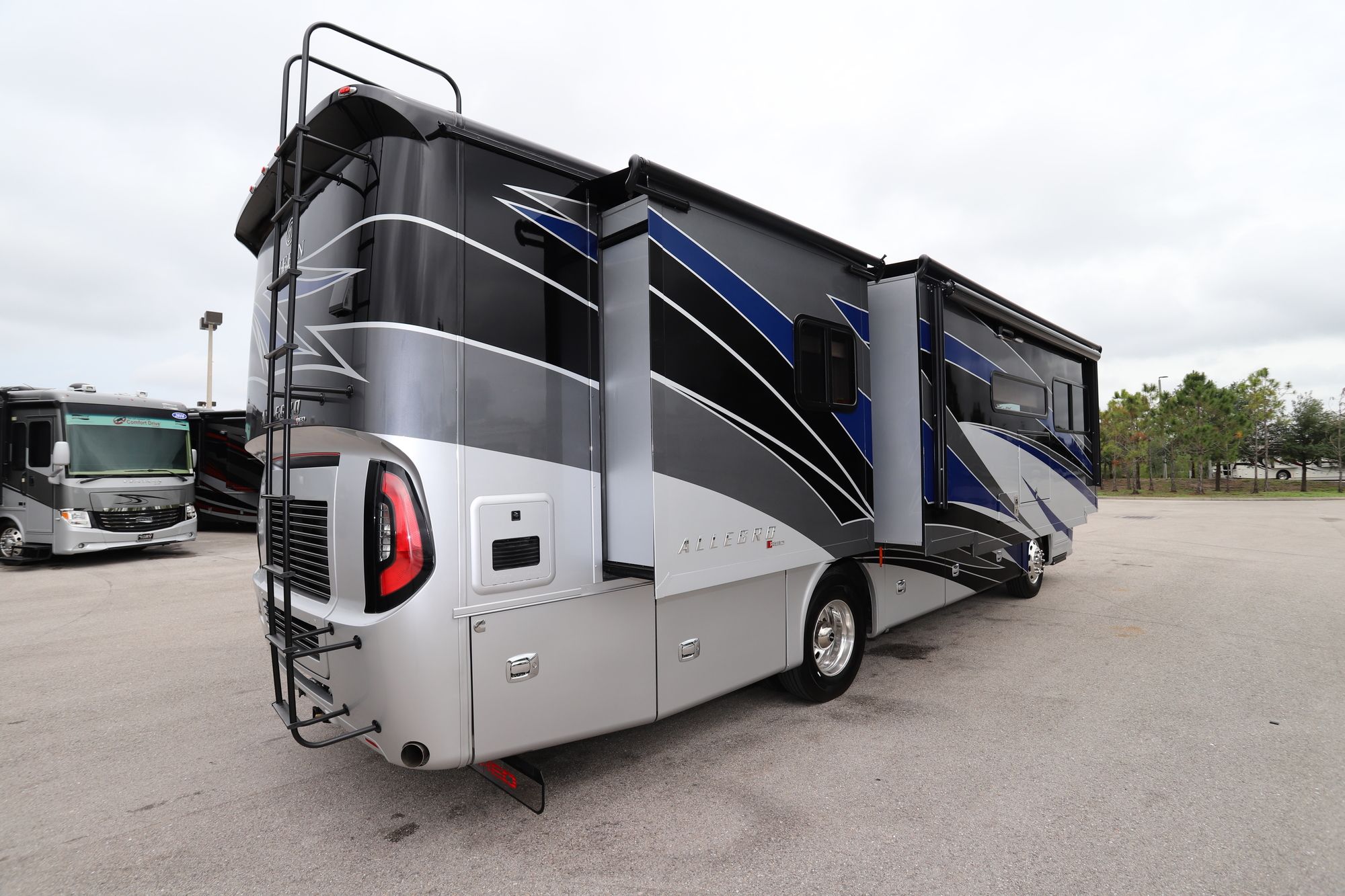 Used 2020 Tiffin Motor Homes Allegro Red 33AA Class A  For Sale