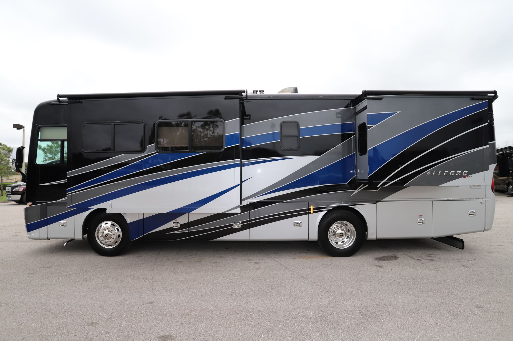 Used 2020 Tiffin Motor Homes Allegro Red 33AA Class A  For Sale