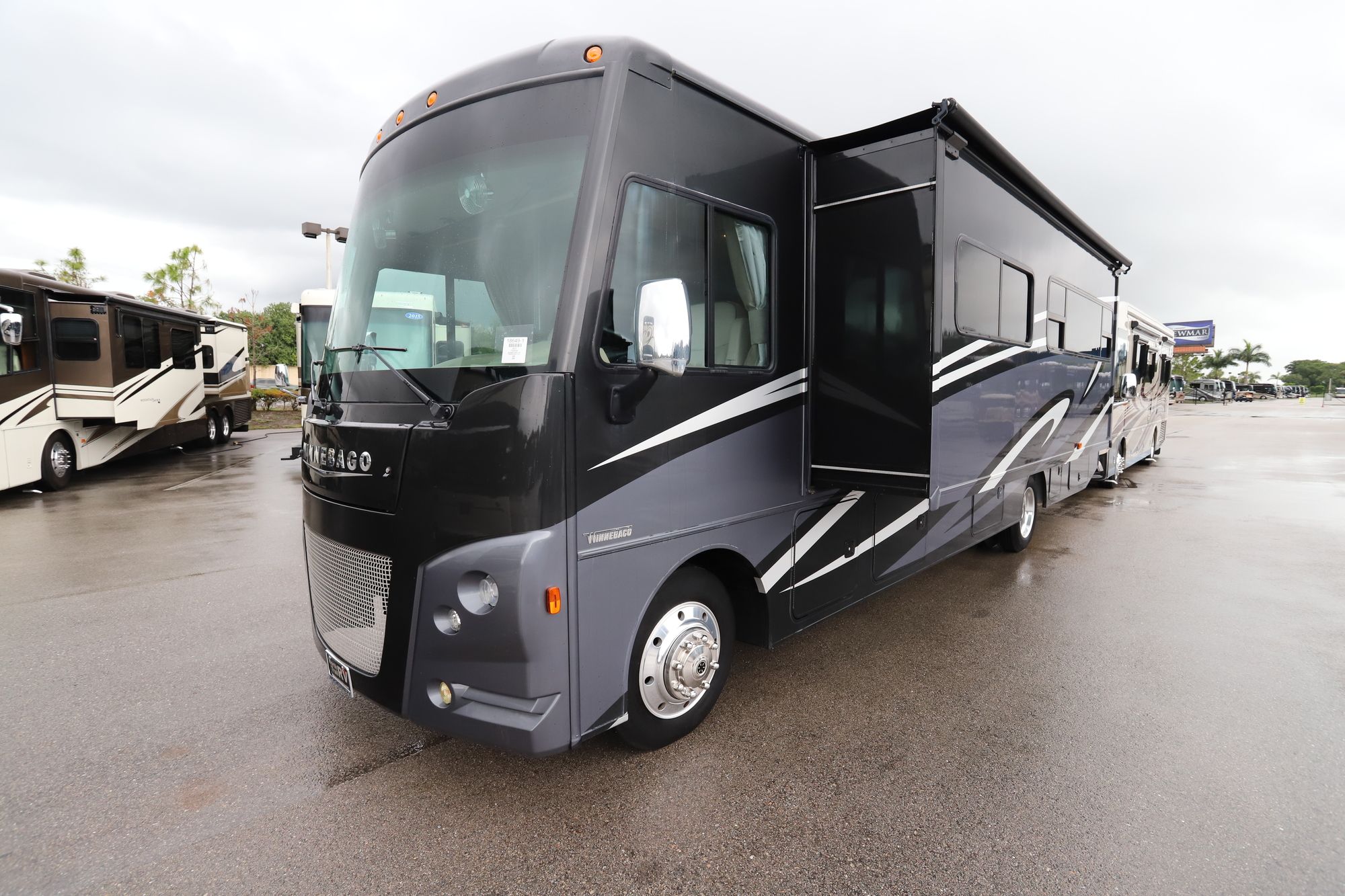 Used 2017 Itasca Sunstar Lx 35F Class A  For Sale