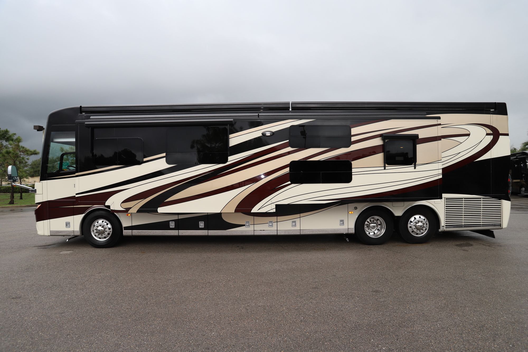 Used 2017 Newmar London Aire 4535 Class A  For Sale