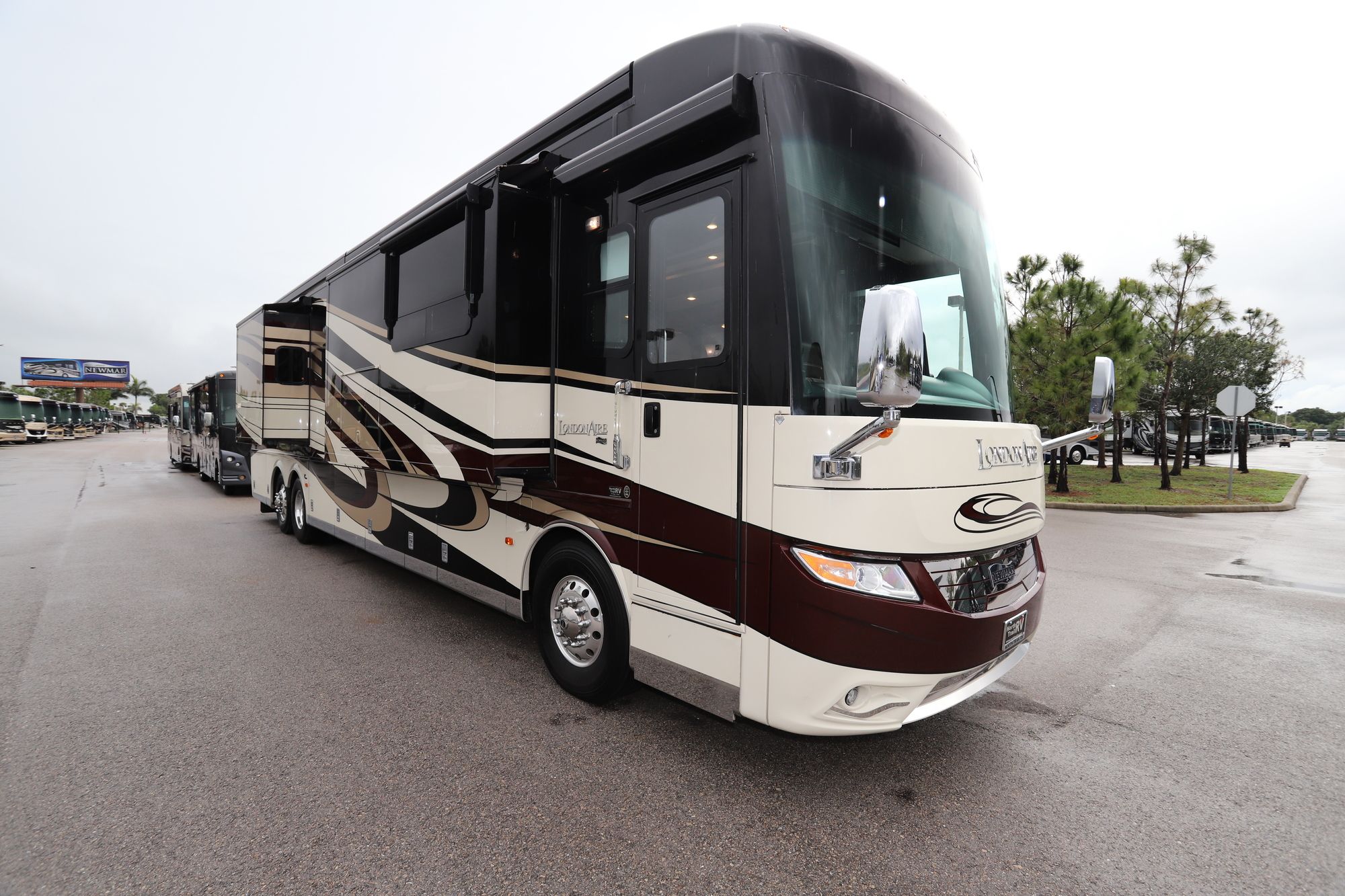 Used 2017 Newmar London Aire 4535 Class A  For Sale