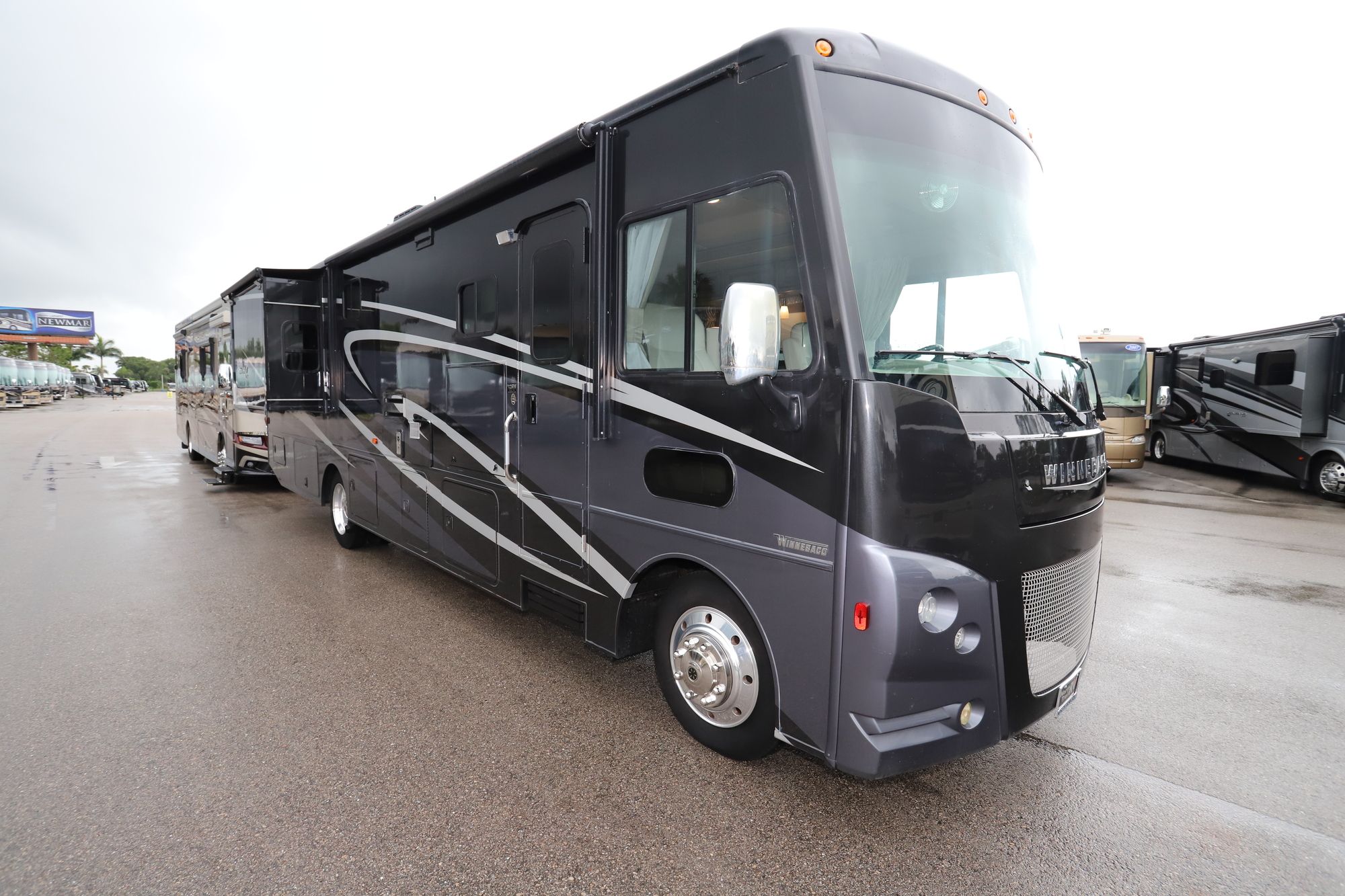 Used 2017 Itasca Sunstar Lx 35F Class A  For Sale