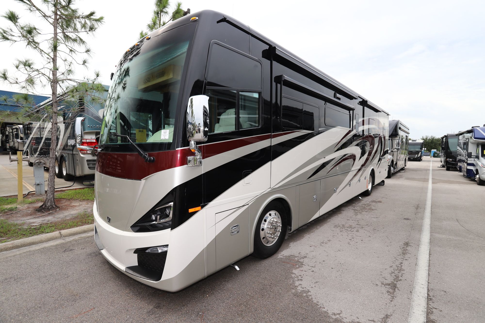 New 2020 Tiffin Motor Homes Phaeton 40IH Class A  For Sale