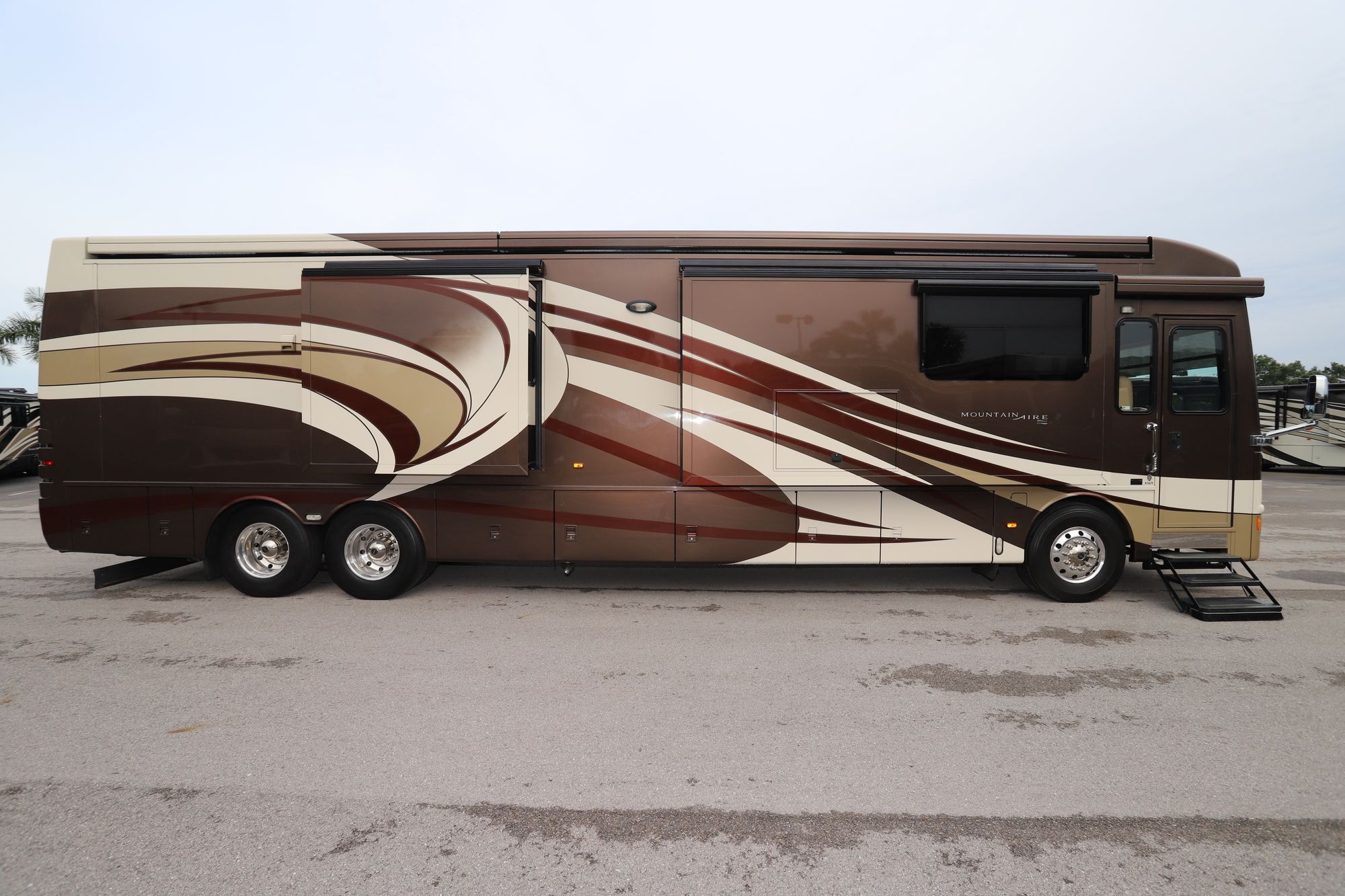 Used 2014 Newmar Mountain Aire 4369 Class A  For Sale