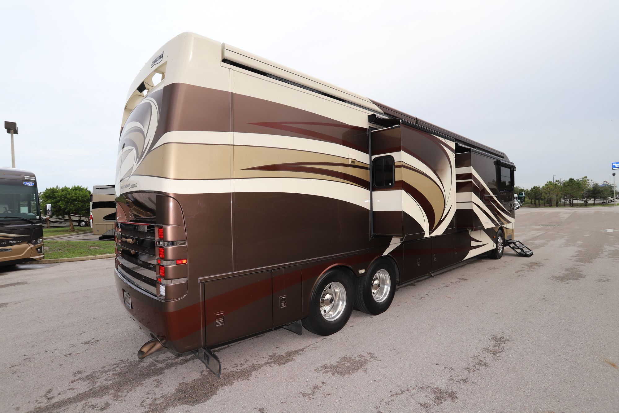 Used 2014 Newmar Mountain Aire 4369 Class A  For Sale