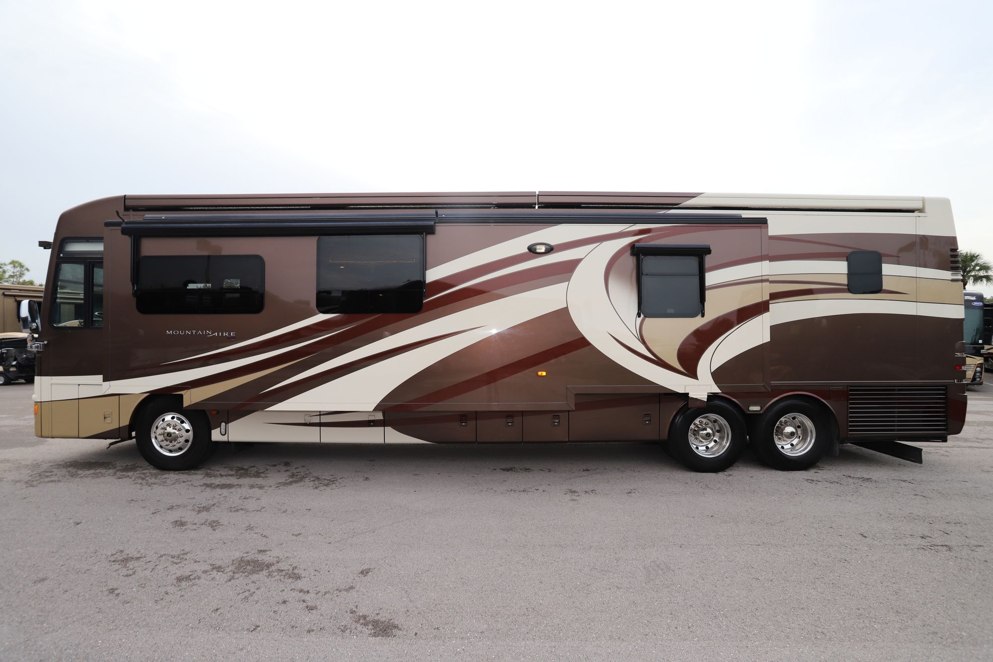 Used 2014 Newmar Mountain Aire 4369 Class A  For Sale