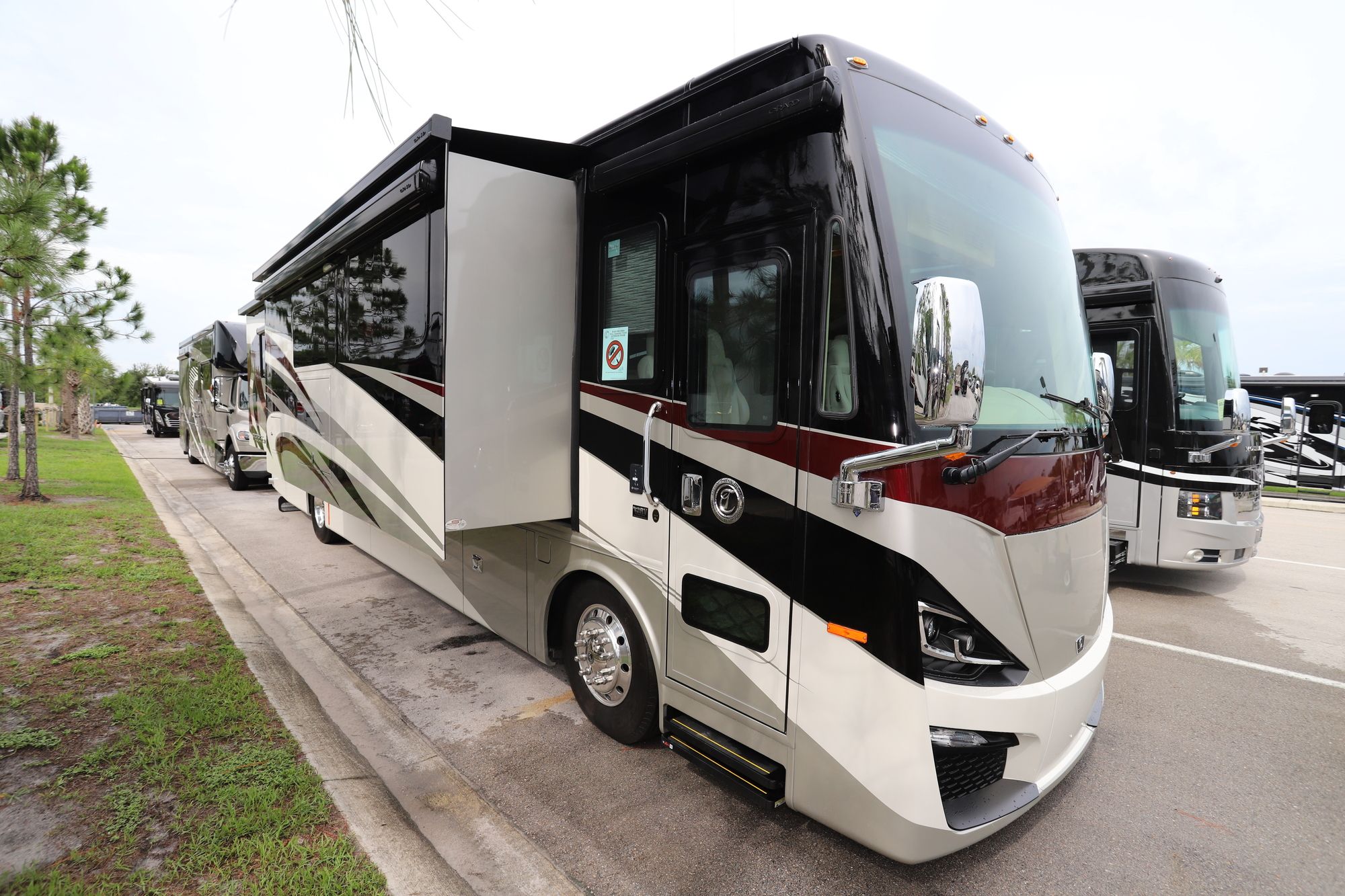 New 2020 Tiffin Motor Homes Phaeton 40IH Class A  For Sale