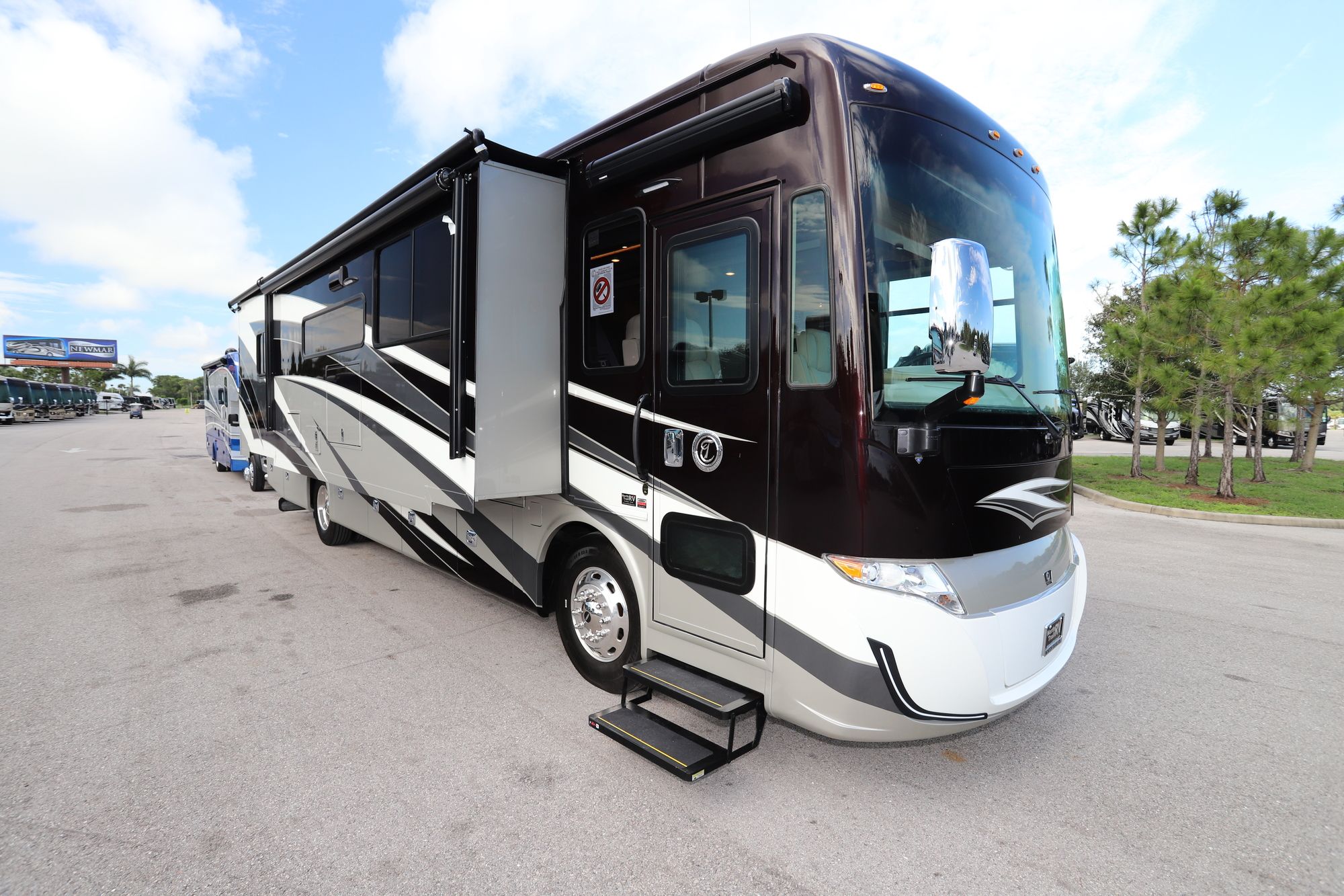 New 2020 Tiffin Motor Homes Allegro Red 37BA Class A  For Sale