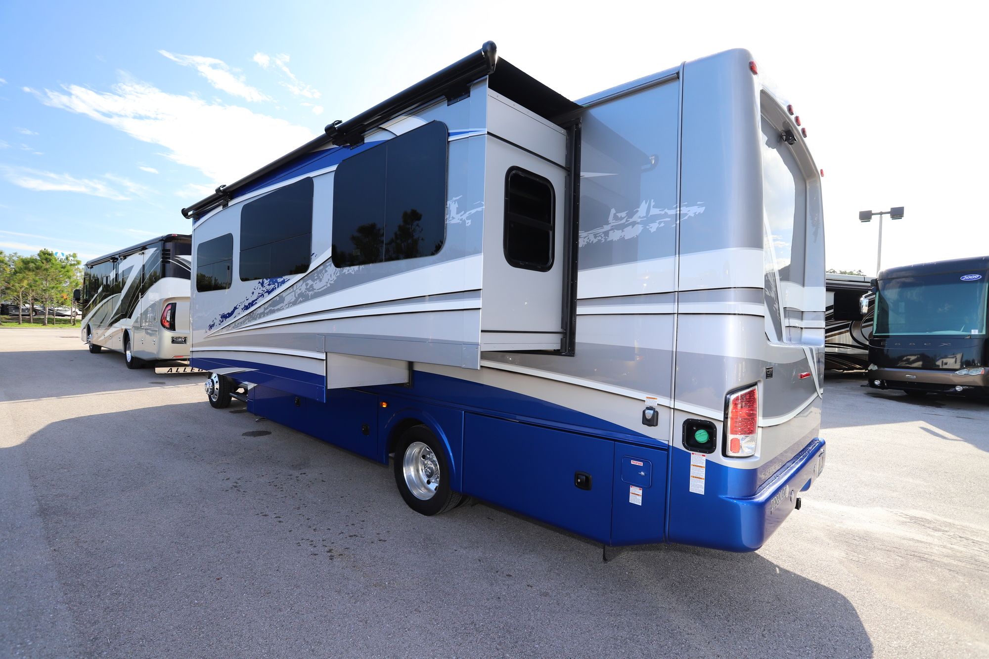 New 2021 Dynamax Isata 5 30FW Class C  For Sale