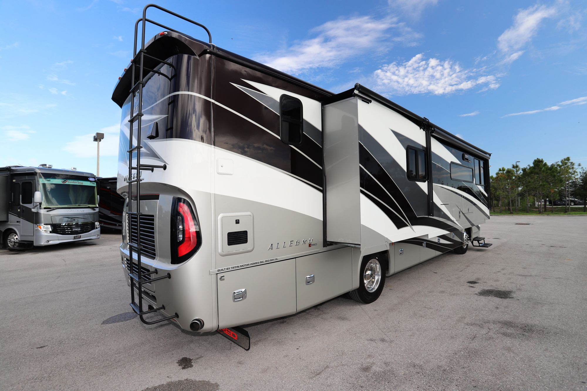 New 2020 Tiffin Motor Homes Allegro Red 37BA Class A  For Sale
